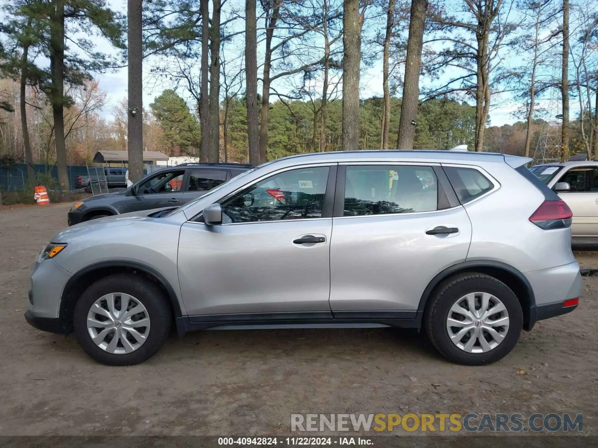 14 Photograph of a damaged car 5N1AT2MT1KC814330 NISSAN ROGUE 2019