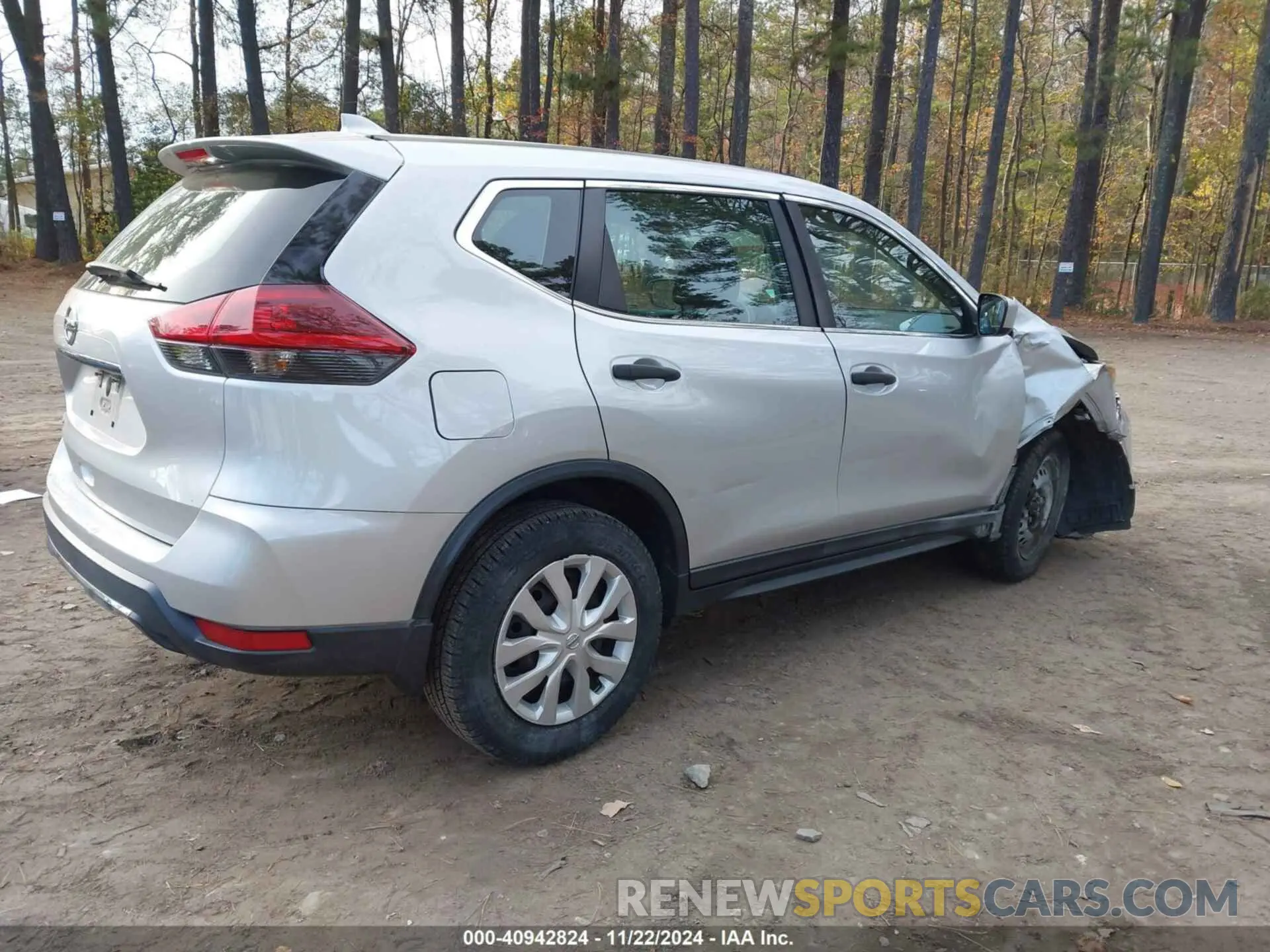 4 Photograph of a damaged car 5N1AT2MT1KC814330 NISSAN ROGUE 2019
