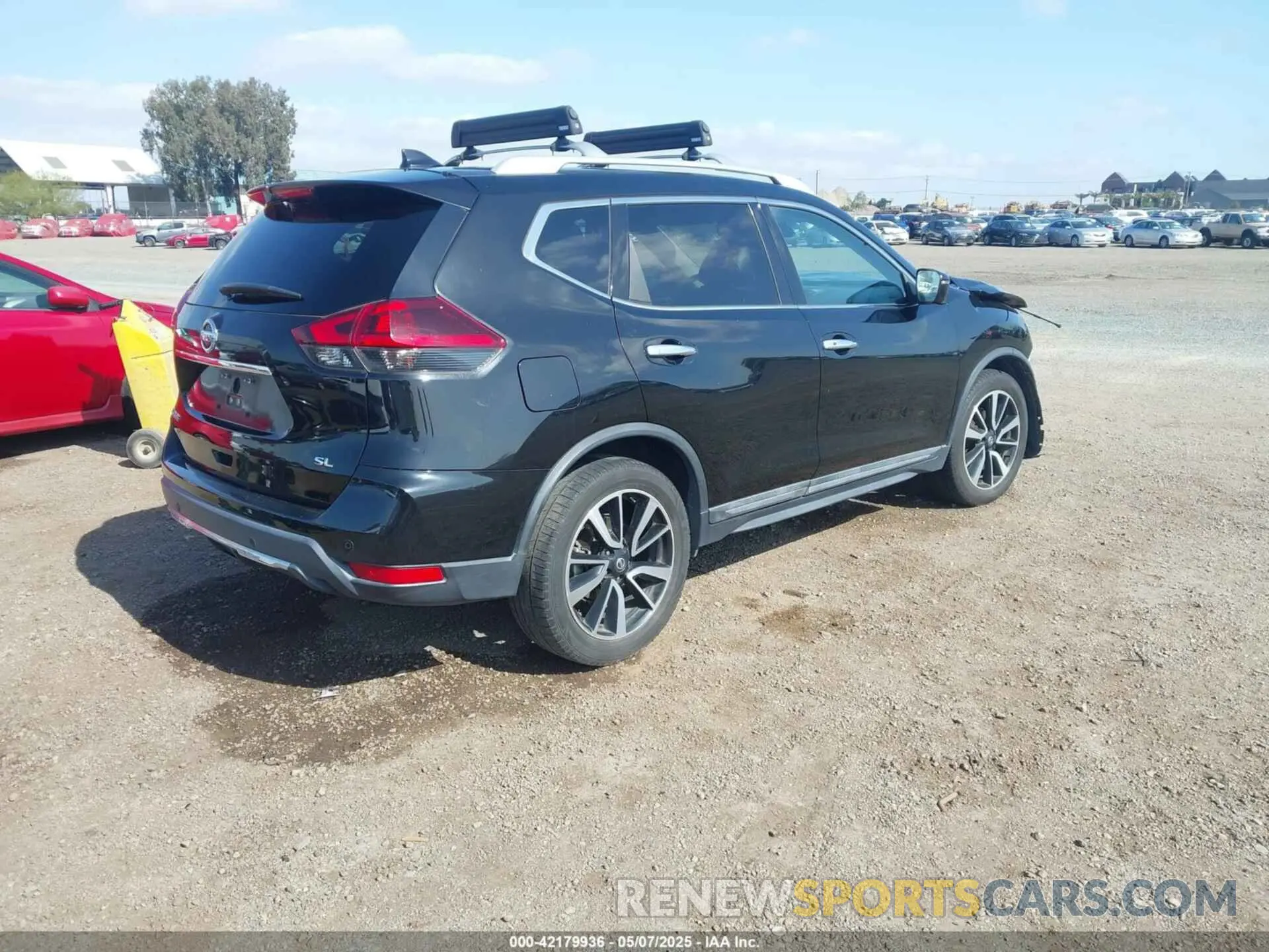 4 Photograph of a damaged car 5N1AT2MT1KC833220 NISSAN ROGUE 2019