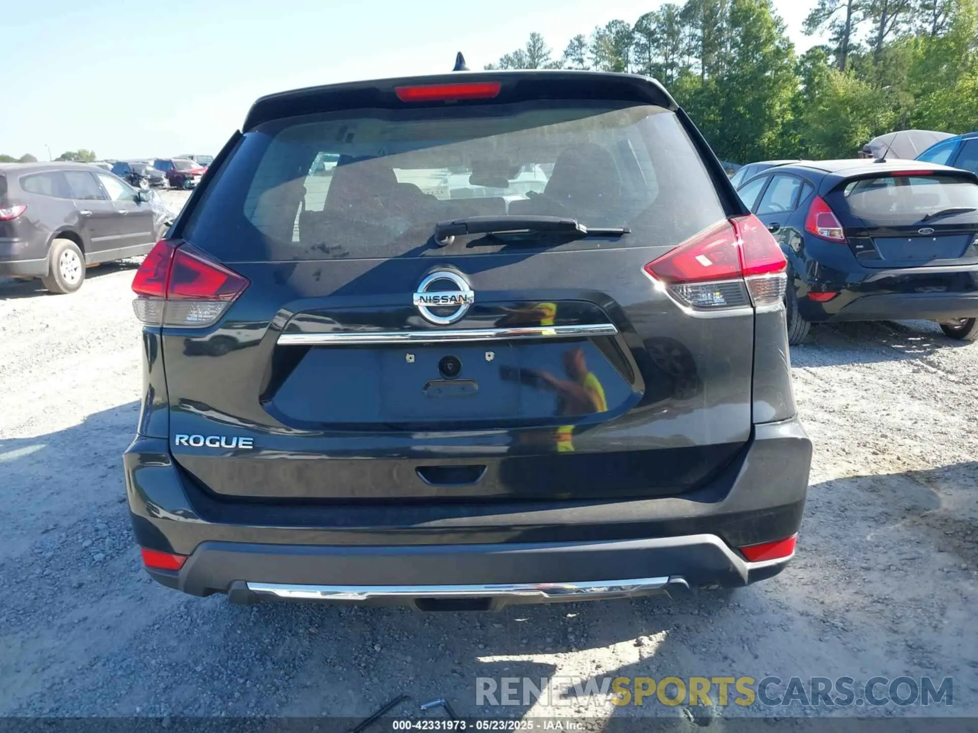 16 Photograph of a damaged car 5N1AT2MT2KC768720 NISSAN ROGUE 2019