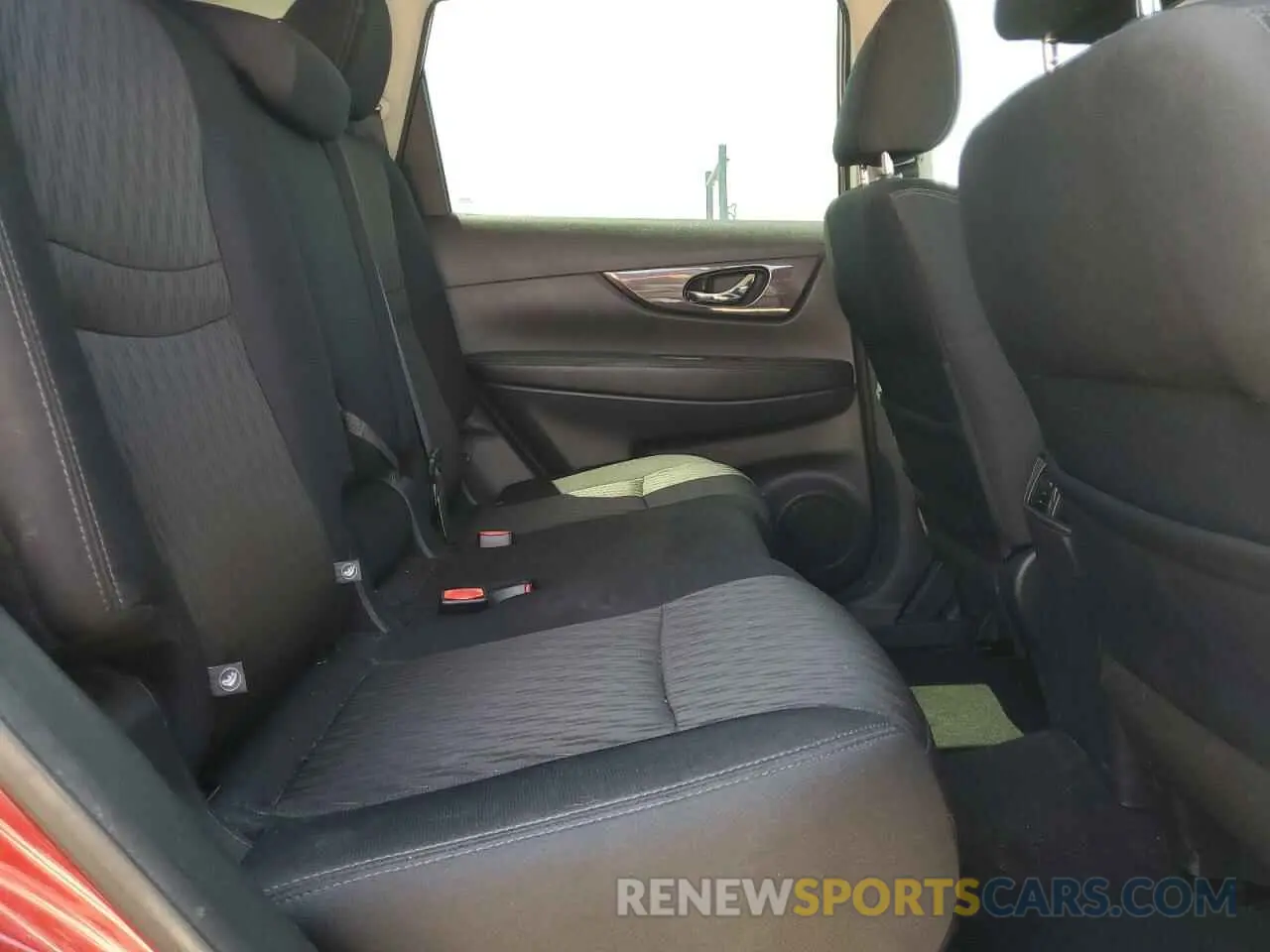 10 Photograph of a damaged car 5N1AT2MT2KC798154 NISSAN ROGUE 2019