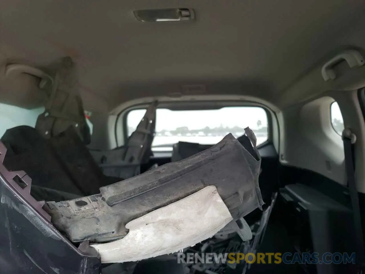 10 Photograph of a damaged car 5N1AT2MT2KC800209 NISSAN ROGUE 2019