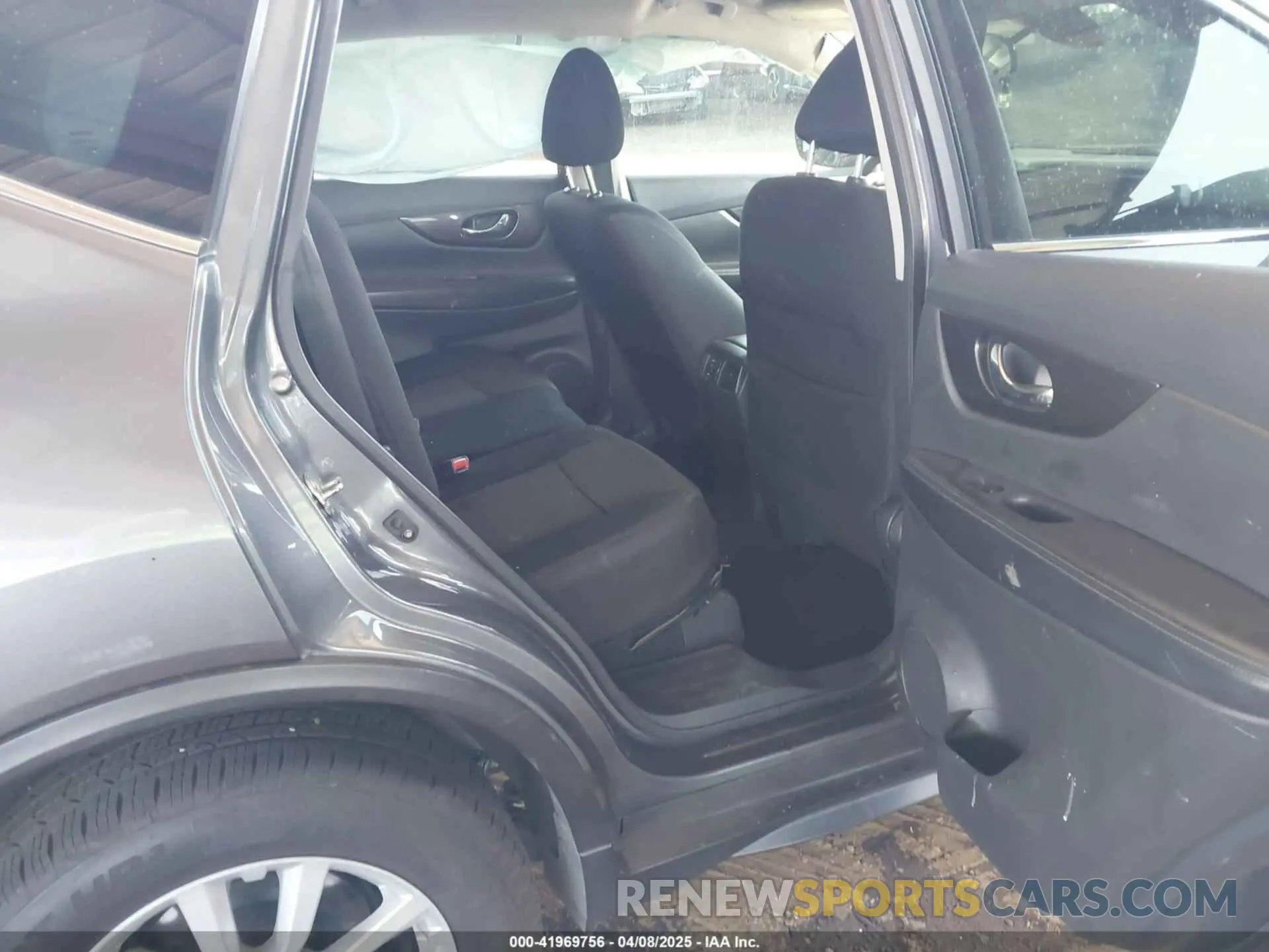 8 Photograph of a damaged car 5N1AT2MT2KC809606 NISSAN ROGUE 2019