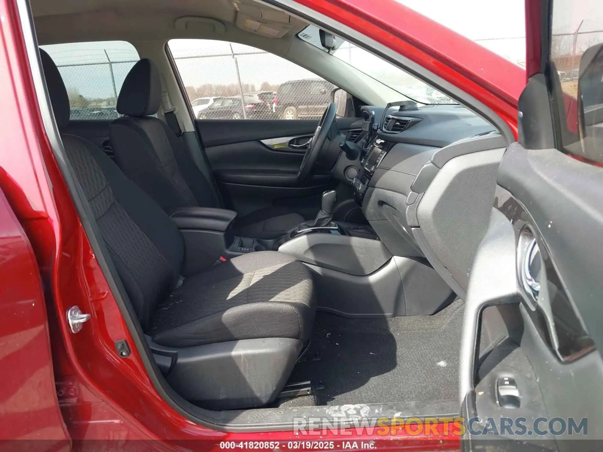 5 Photograph of a damaged car 5N1AT2MT3KC709806 NISSAN ROGUE 2019