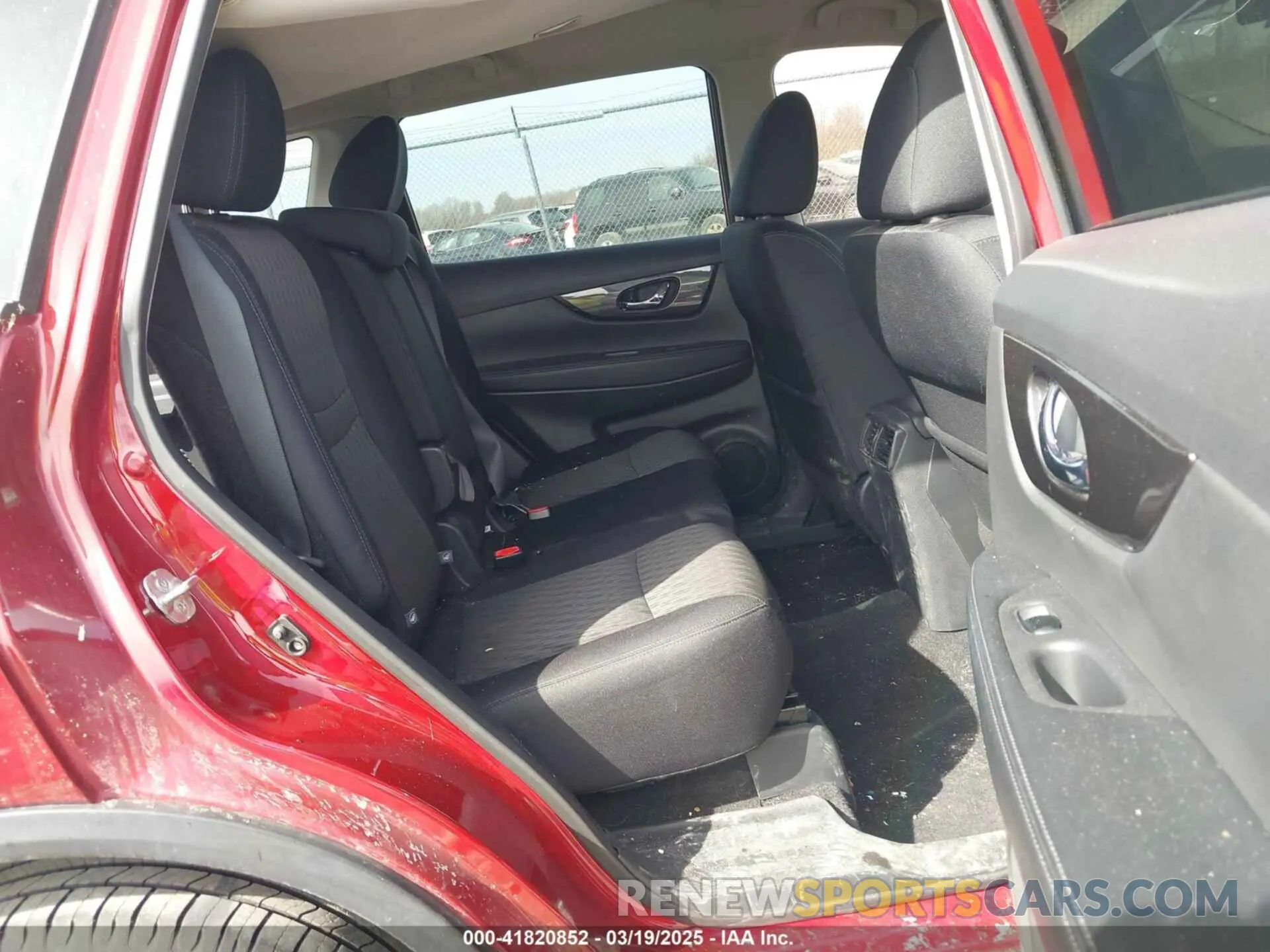 8 Photograph of a damaged car 5N1AT2MT3KC709806 NISSAN ROGUE 2019