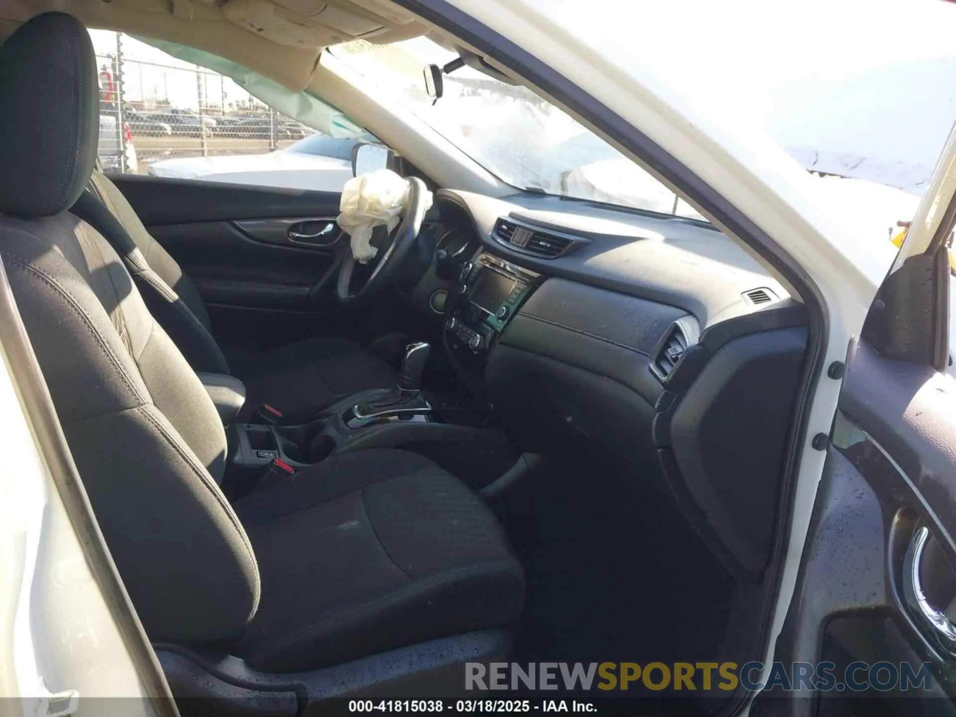 5 Photograph of a damaged car 5N1AT2MT3KC736441 NISSAN ROGUE 2019
