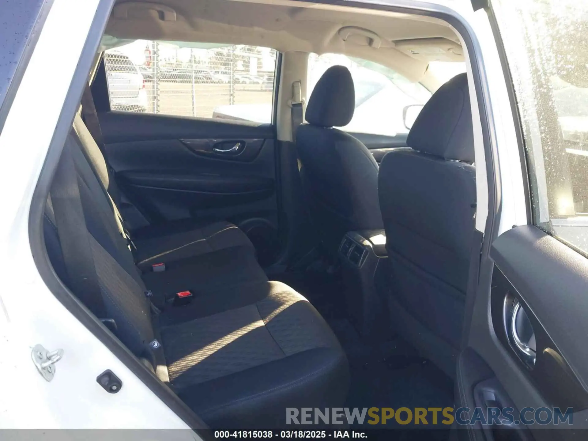 8 Photograph of a damaged car 5N1AT2MT3KC736441 NISSAN ROGUE 2019