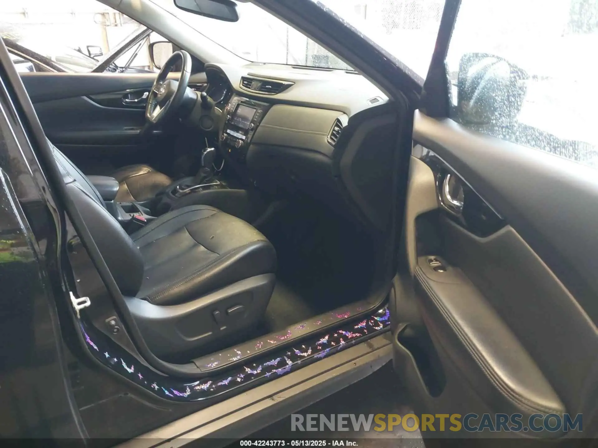 5 Photograph of a damaged car 5N1AT2MT3KC760027 NISSAN ROGUE 2019