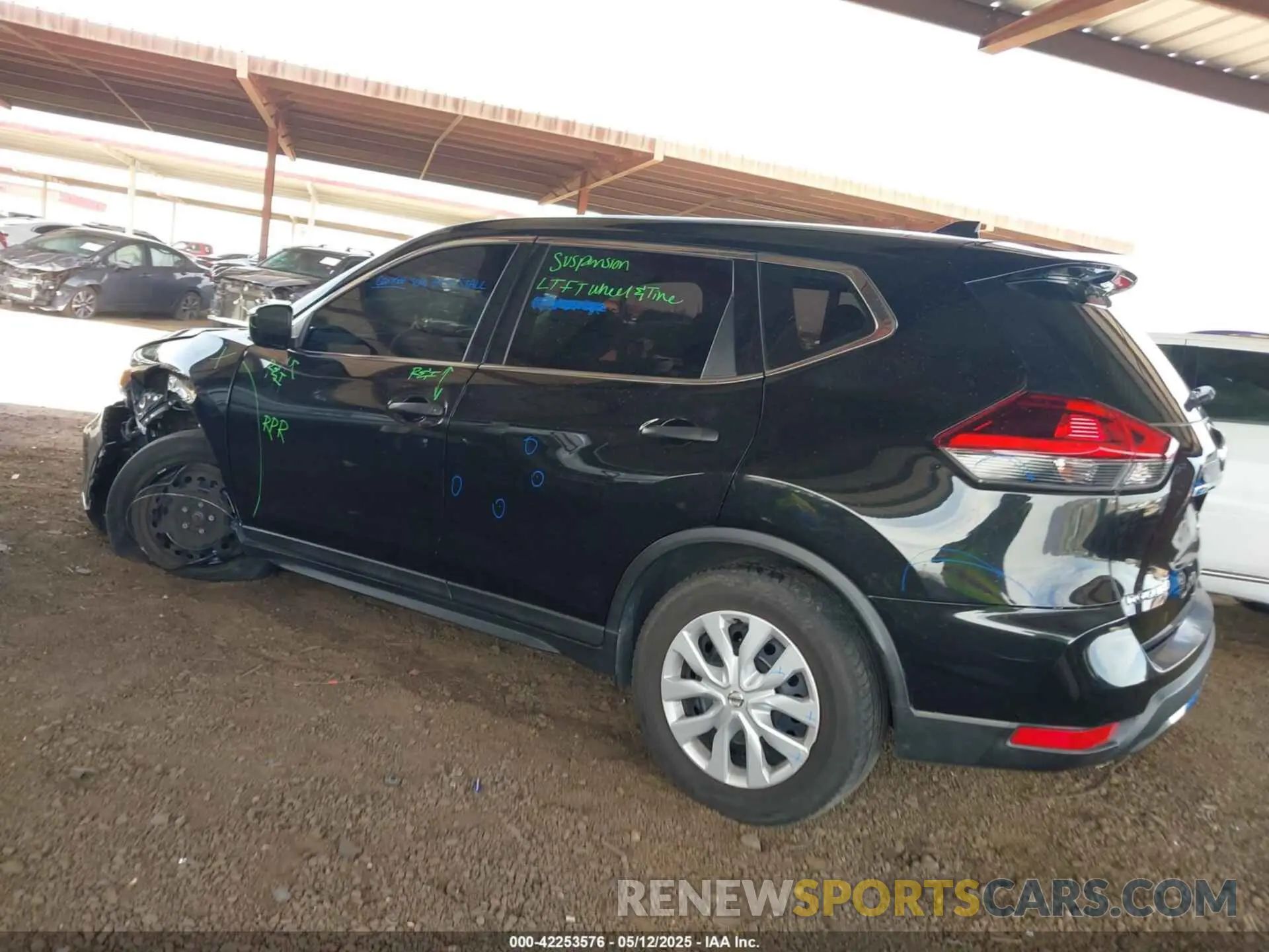 3 Photograph of a damaged car 5N1AT2MT3KC768693 NISSAN ROGUE 2019