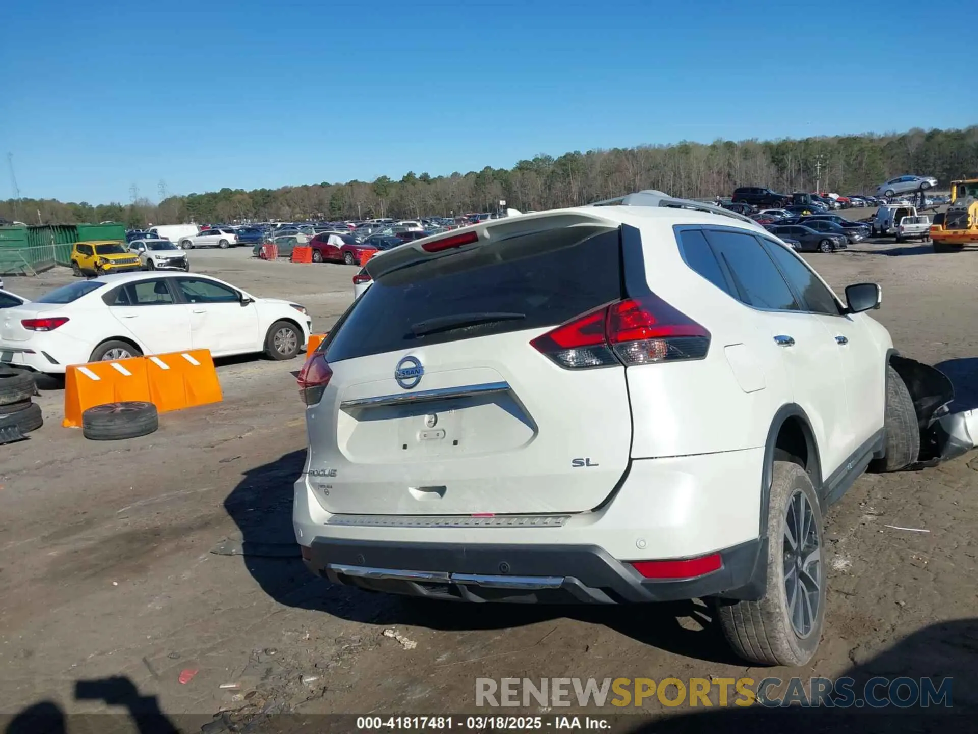 4 Photograph of a damaged car 5N1AT2MT3KC782836 NISSAN ROGUE 2019