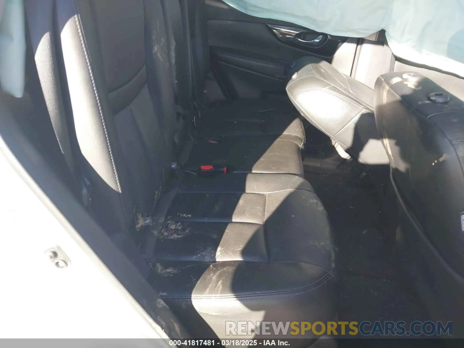 8 Photograph of a damaged car 5N1AT2MT3KC782836 NISSAN ROGUE 2019