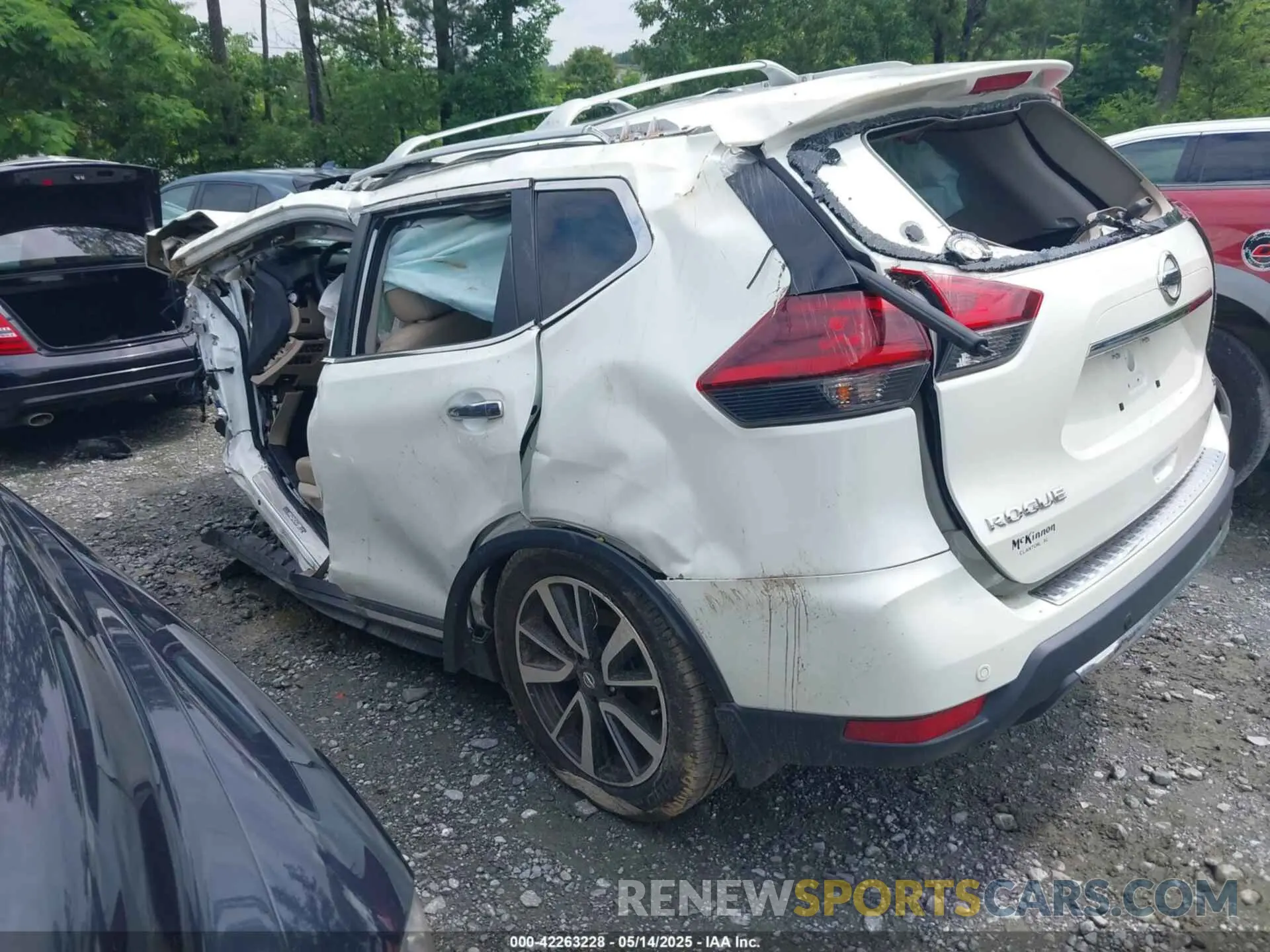 3 Photograph of a damaged car 5N1AT2MT3KC816547 NISSAN ROGUE 2019
