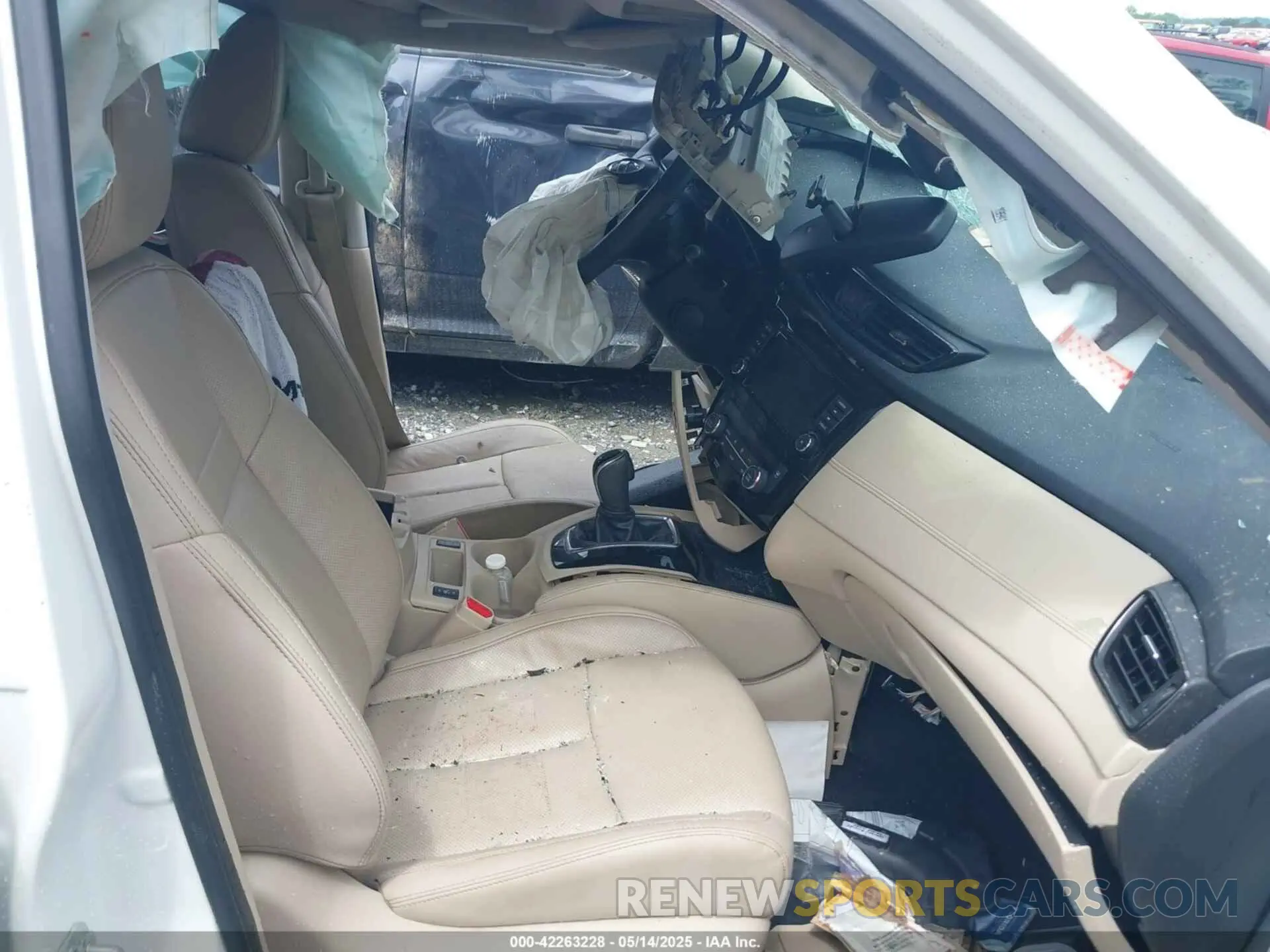 5 Photograph of a damaged car 5N1AT2MT3KC816547 NISSAN ROGUE 2019