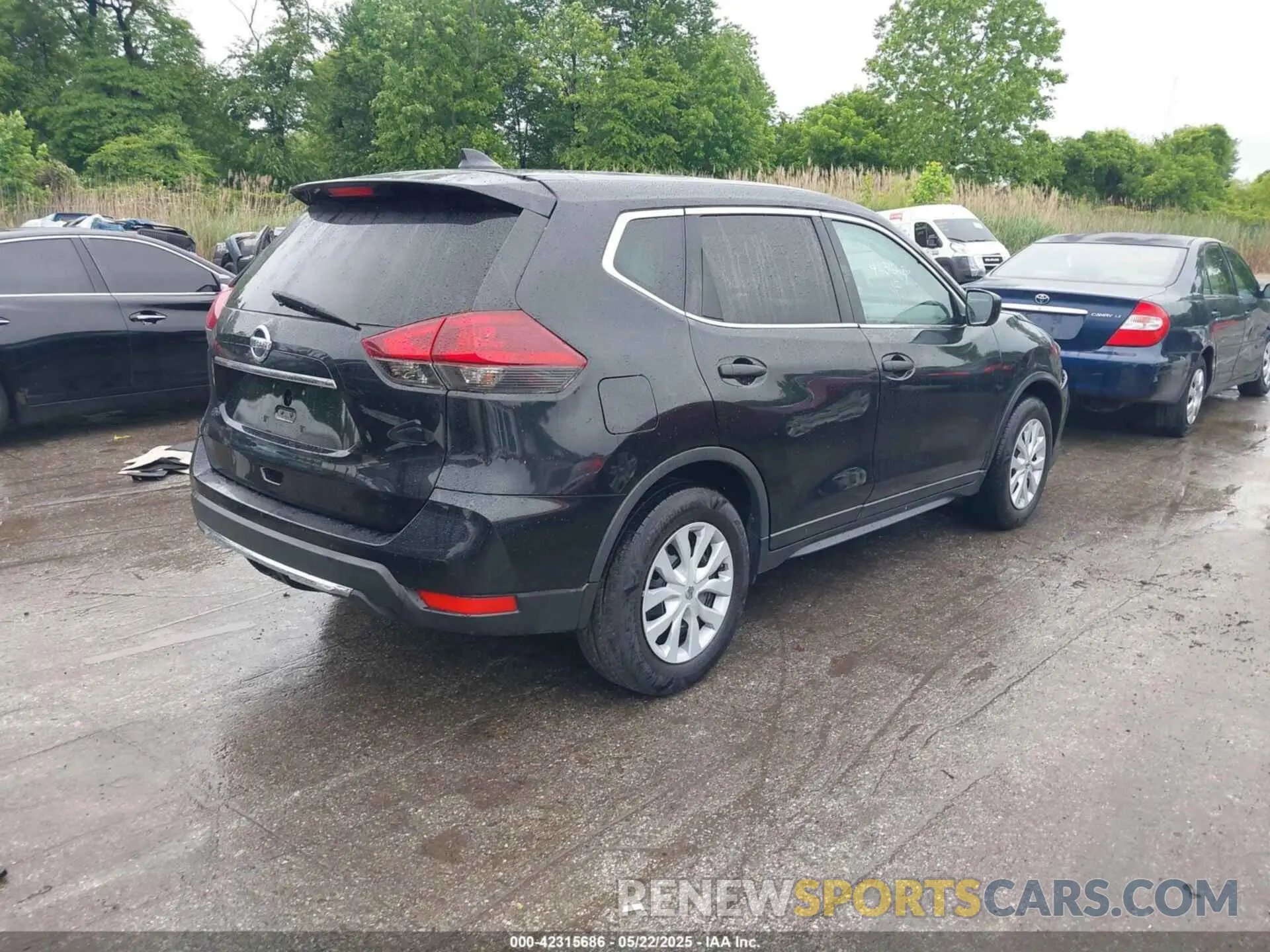 4 Photograph of a damaged car 5N1AT2MT3KC819335 NISSAN ROGUE 2019