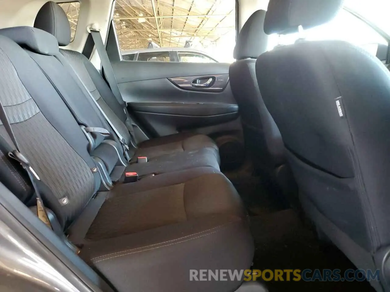 10 Photograph of a damaged car 5N1AT2MT4KC713671 NISSAN ROGUE 2019