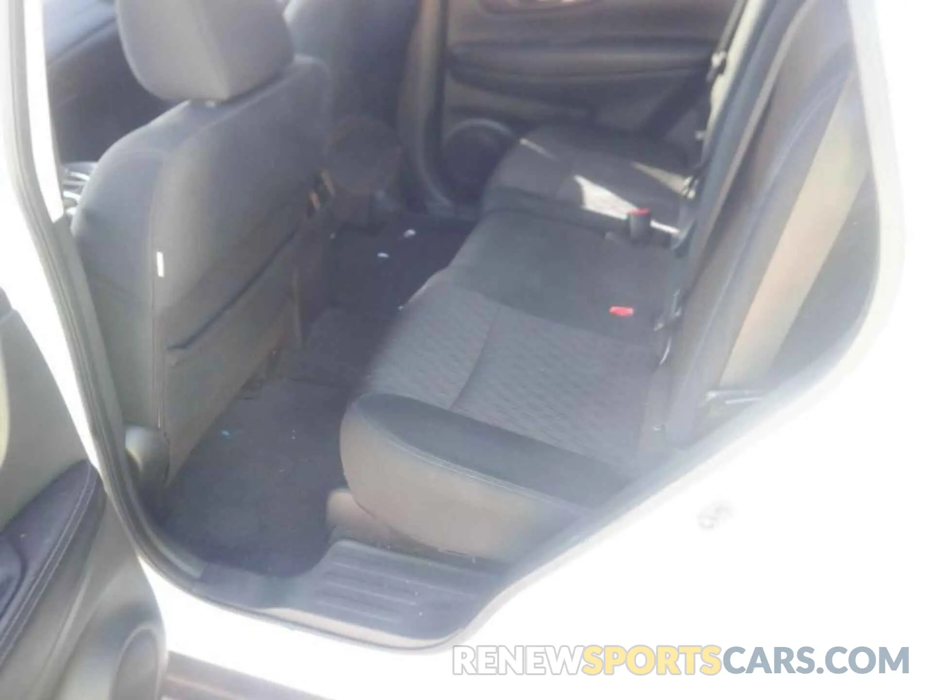 4 Photograph of a damaged car 5N1AT2MT4KC754947 NISSAN ROGUE 2019