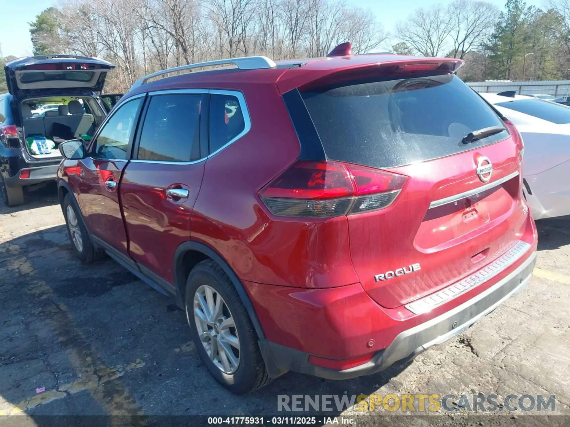 3 Photograph of a damaged car 5N1AT2MT4KC767083 NISSAN ROGUE 2019