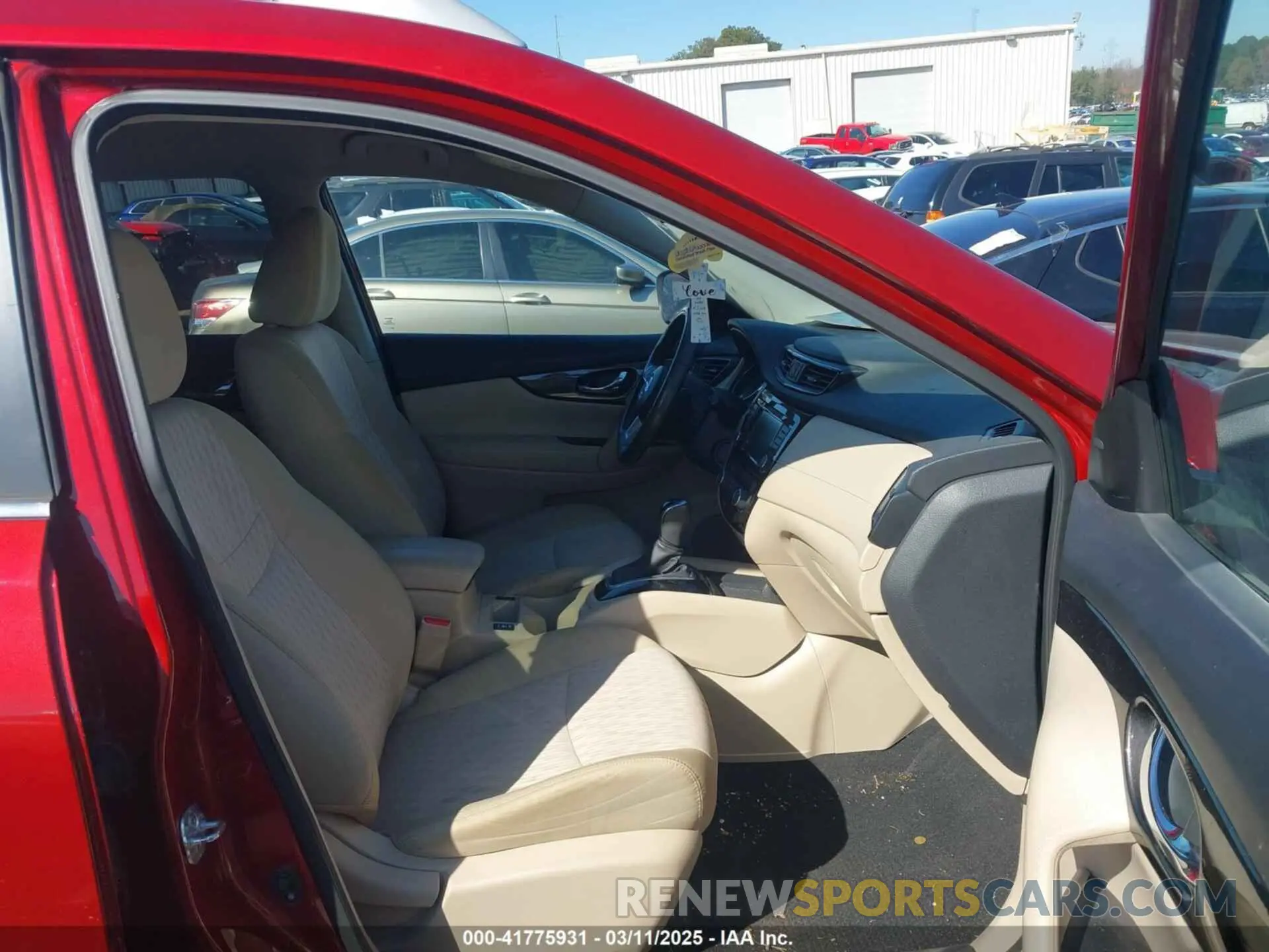 5 Photograph of a damaged car 5N1AT2MT4KC767083 NISSAN ROGUE 2019