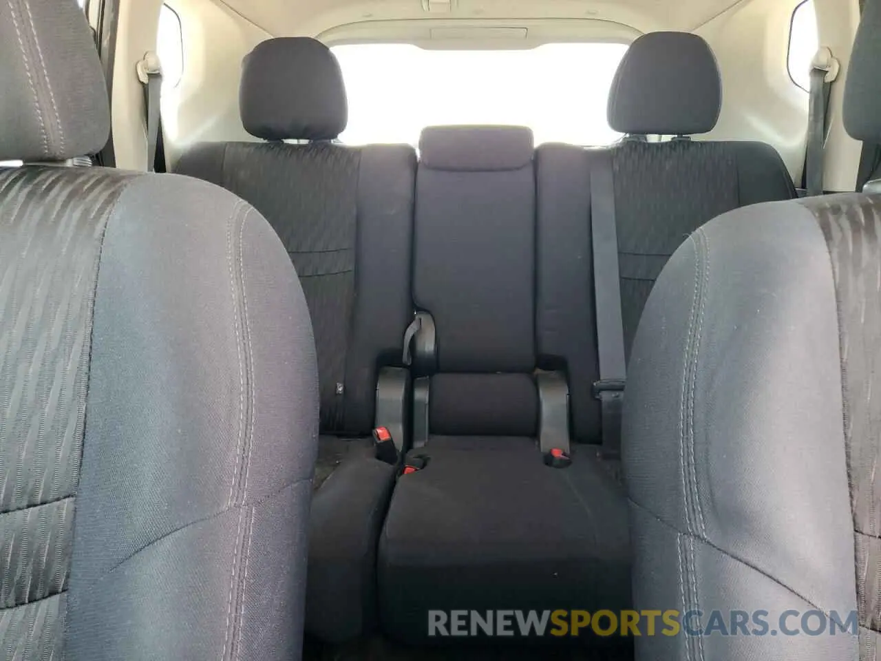 10 Photograph of a damaged car 5N1AT2MT4KC767634 NISSAN ROGUE 2019