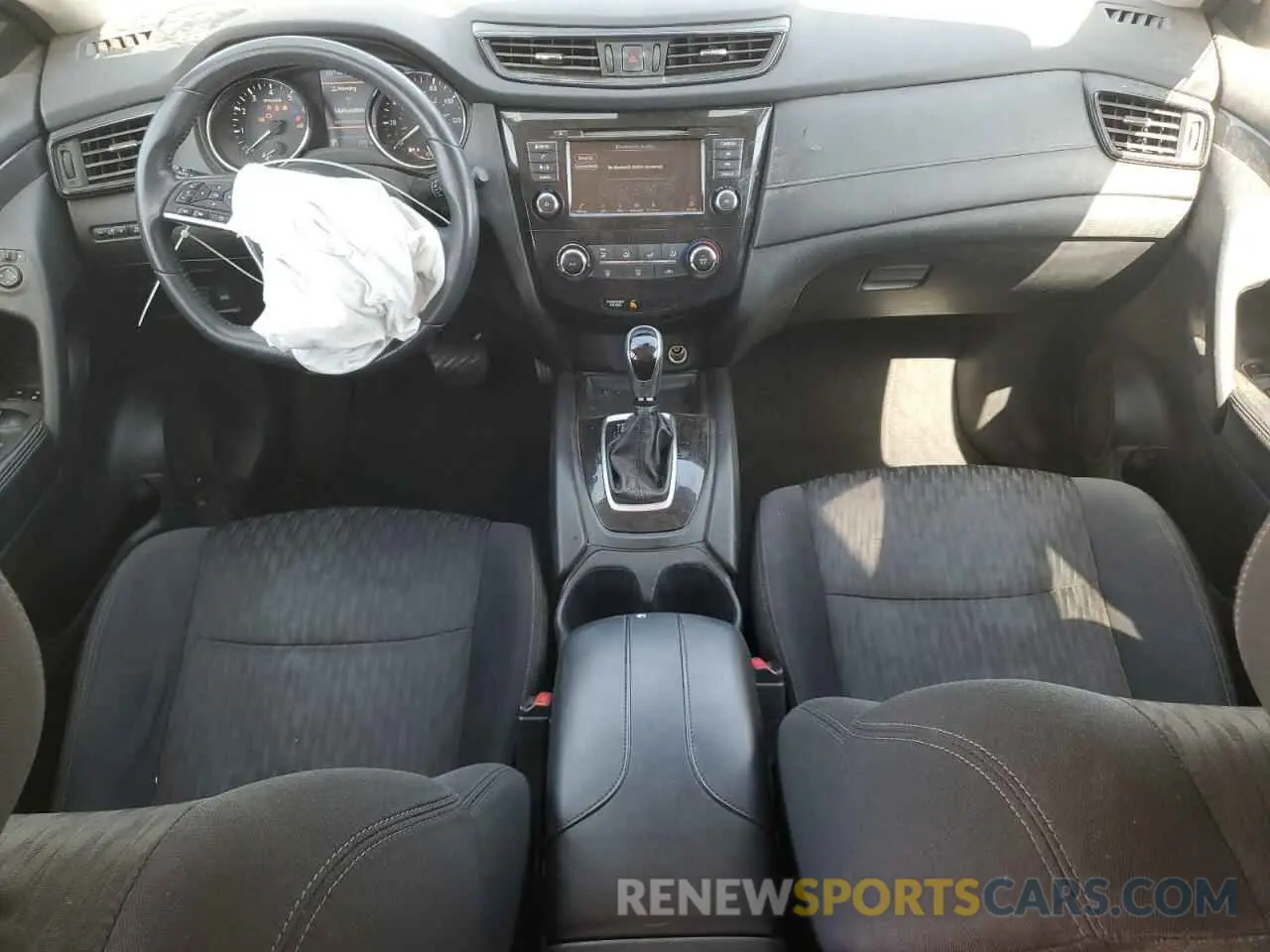 8 Photograph of a damaged car 5N1AT2MT4KC767634 NISSAN ROGUE 2019