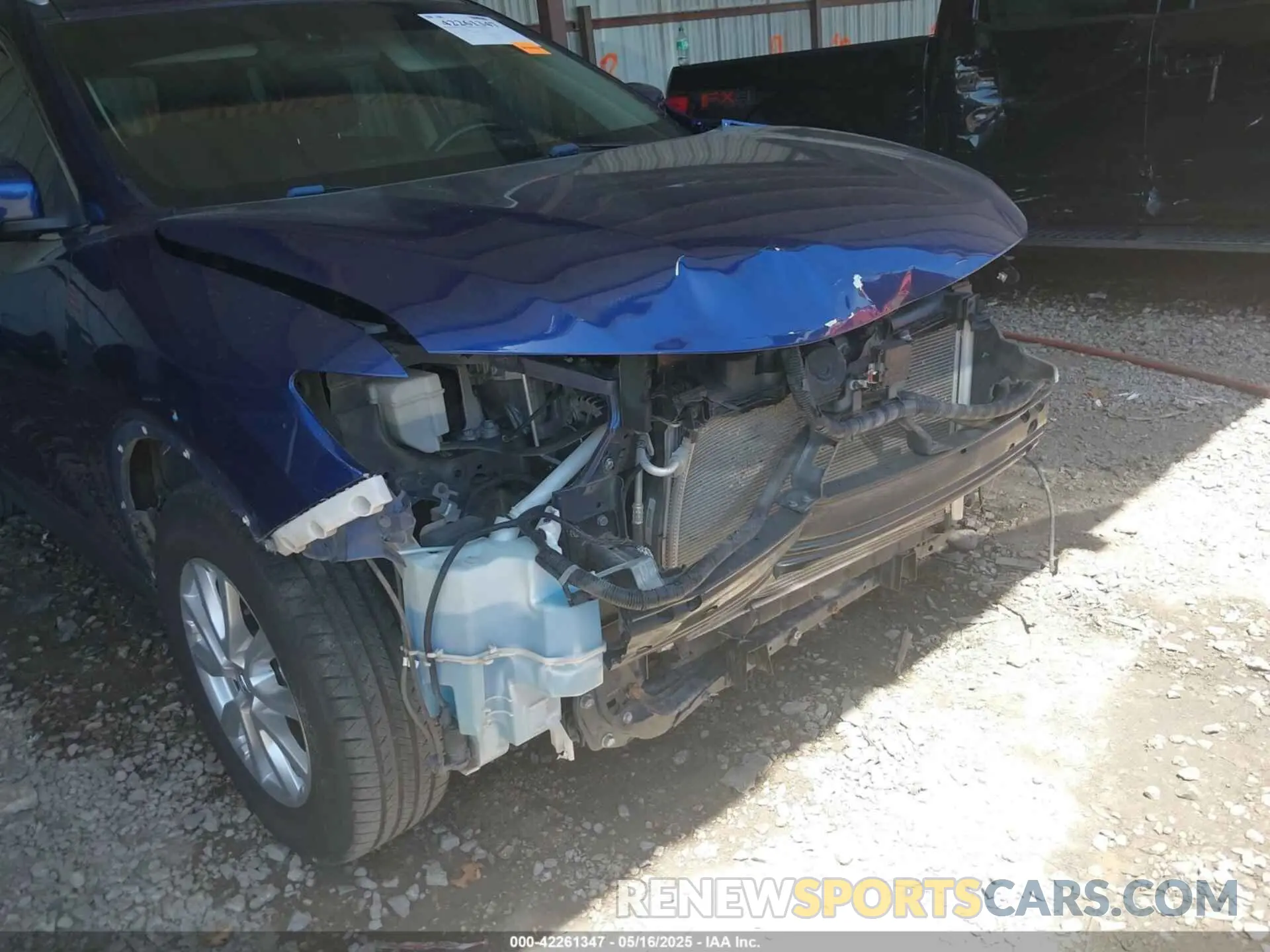 18 Photograph of a damaged car 5N1AT2MT5KC705496 NISSAN ROGUE 2019