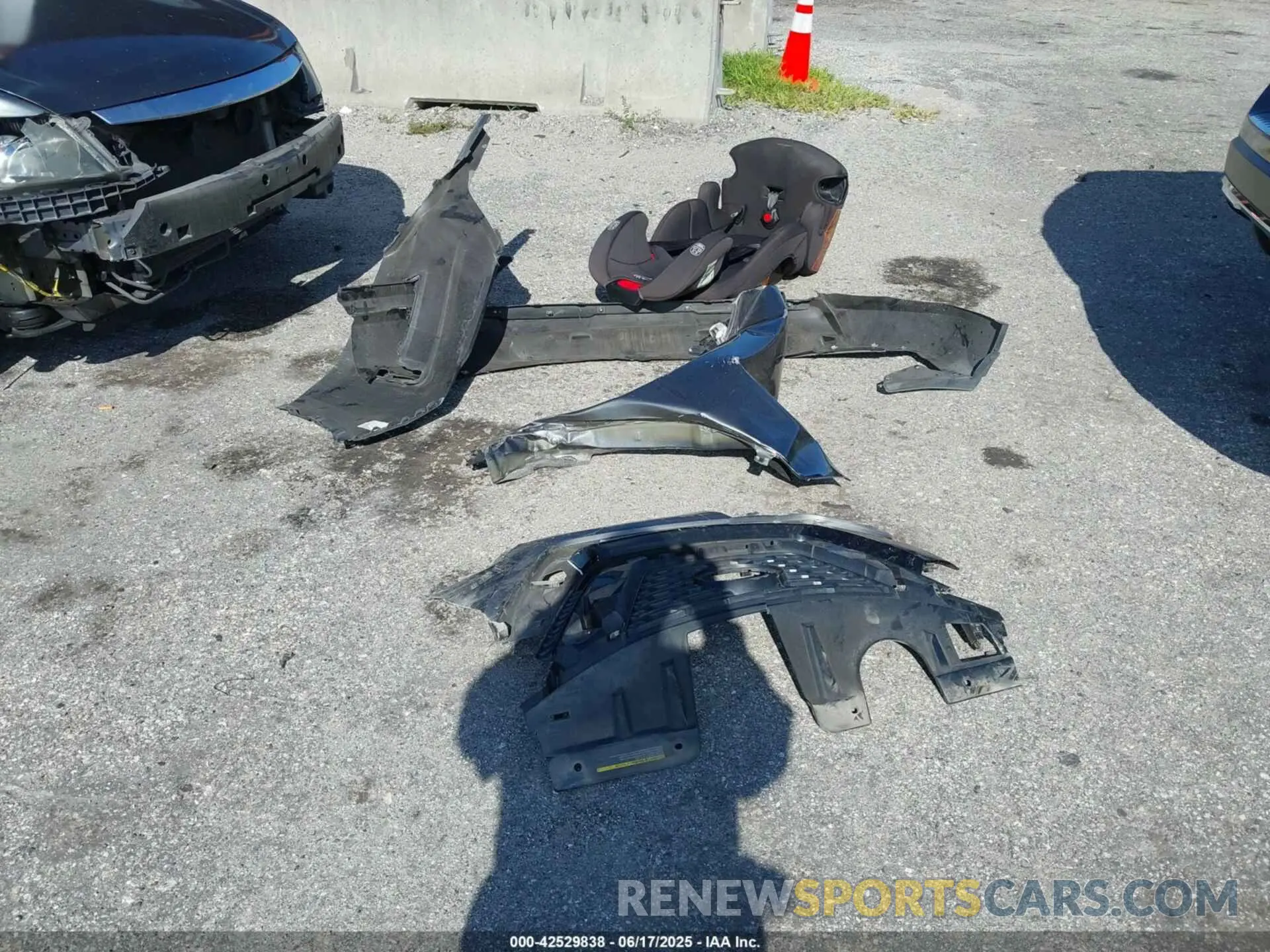 12 Photograph of a damaged car 5N1AT2MT5KC716949 NISSAN ROGUE 2019