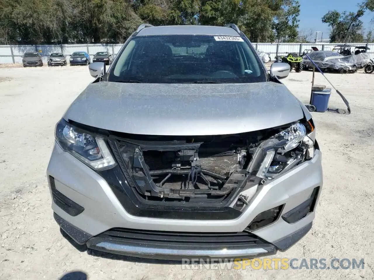 5 Photograph of a damaged car 5N1AT2MT5KC719866 NISSAN ROGUE 2019