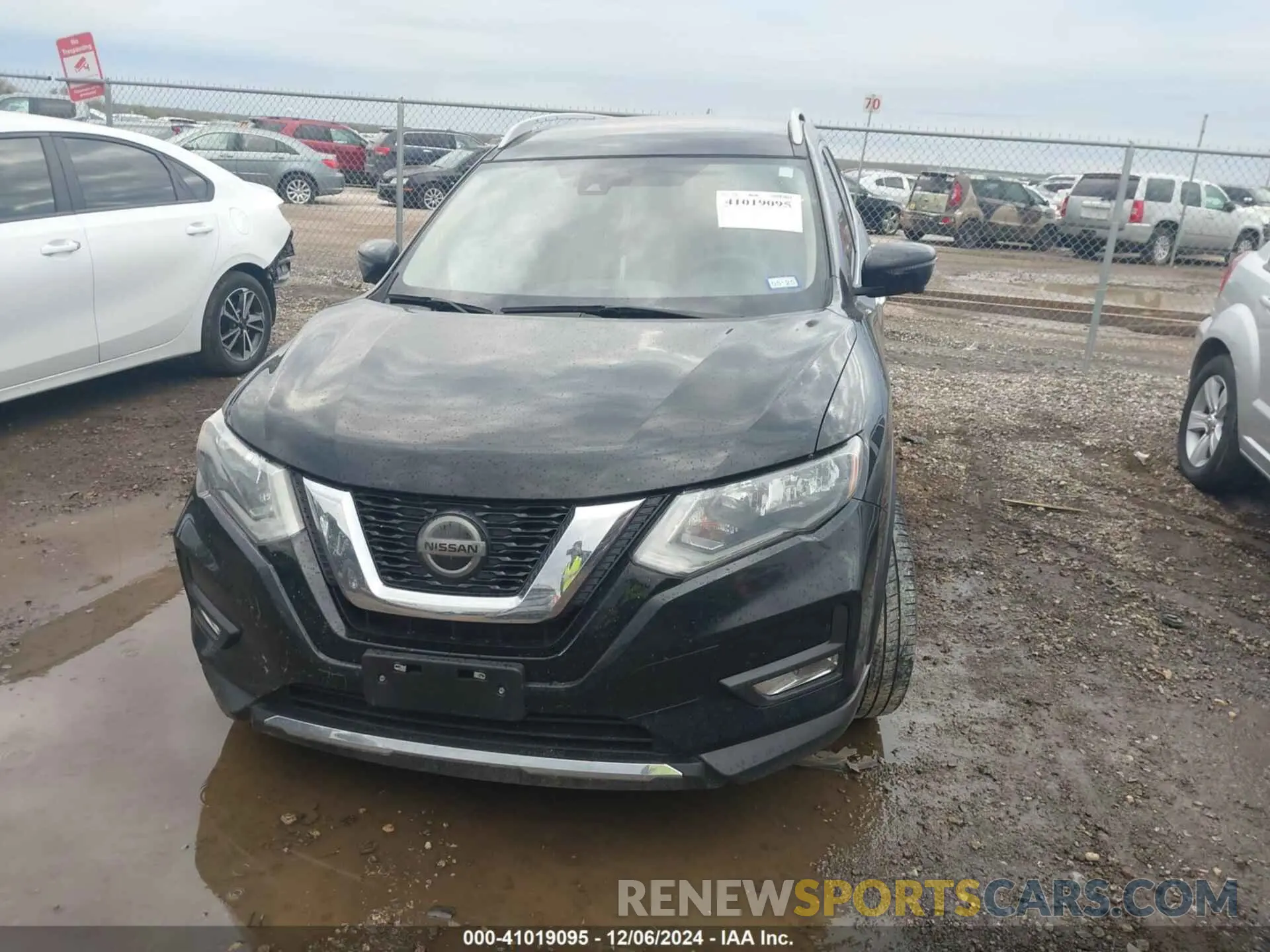 11 Photograph of a damaged car 5N1AT2MT5KC733377 NISSAN ROGUE 2019