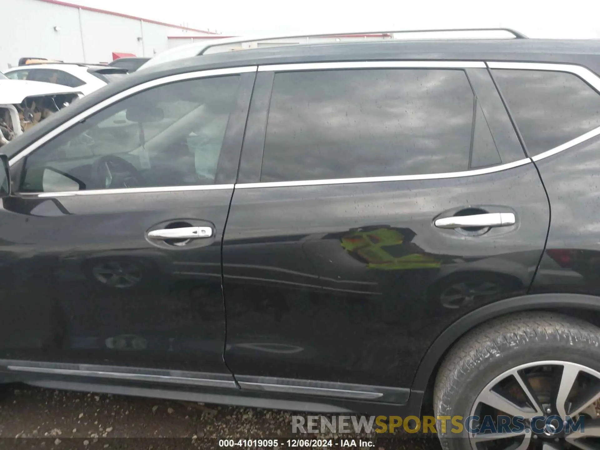 13 Photograph of a damaged car 5N1AT2MT5KC733377 NISSAN ROGUE 2019