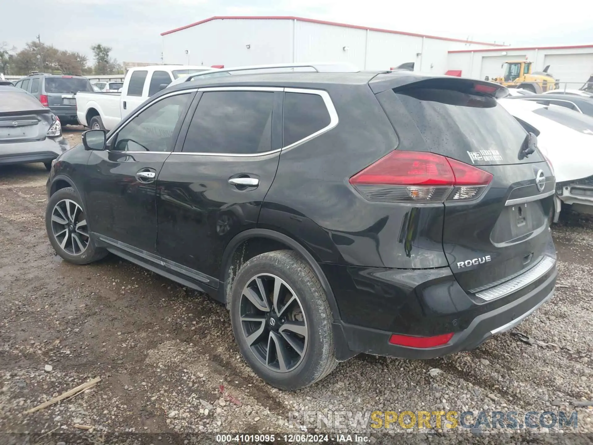 3 Photograph of a damaged car 5N1AT2MT5KC733377 NISSAN ROGUE 2019