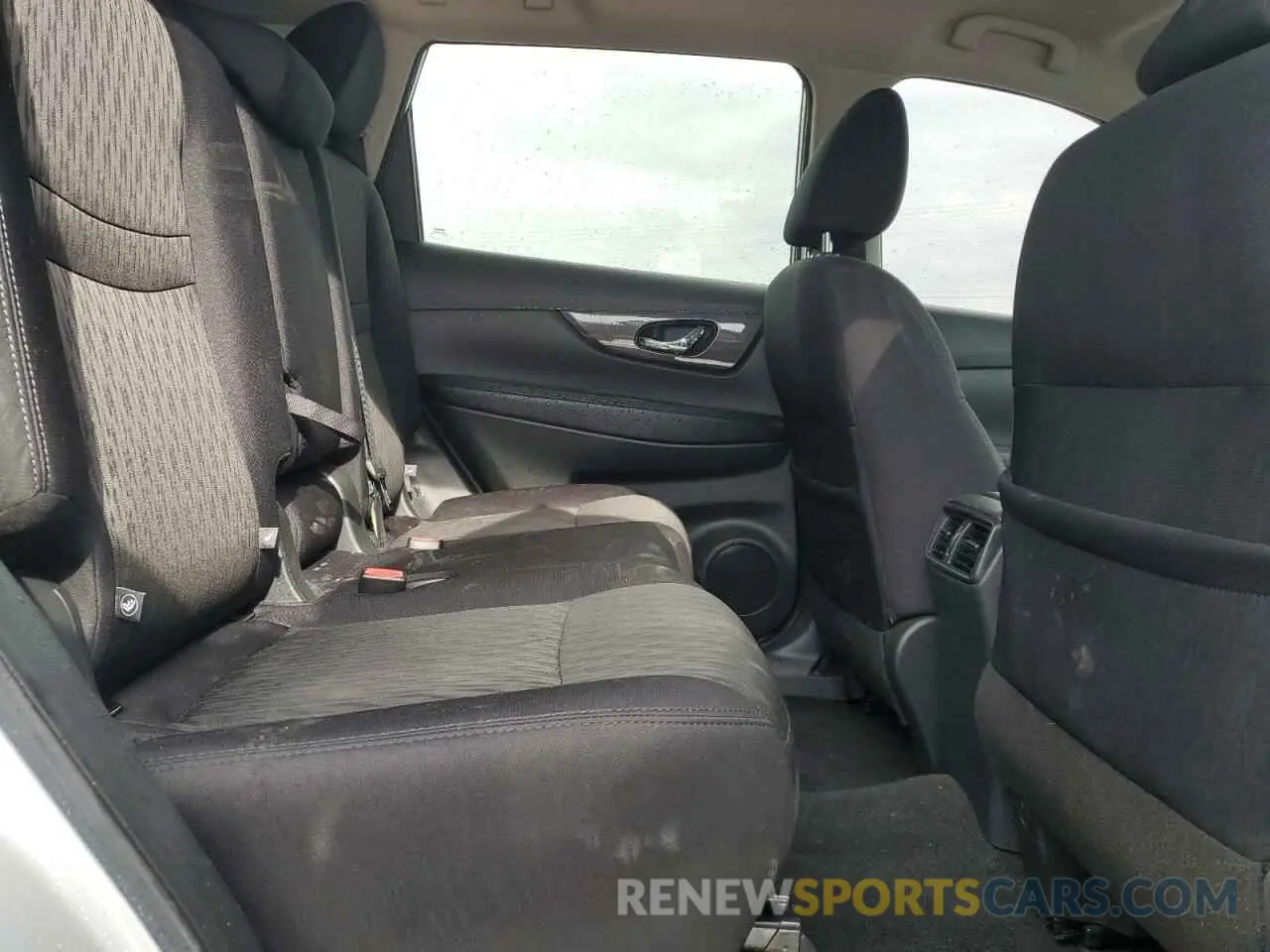 11 Photograph of a damaged car 5N1AT2MT5KC765696 NISSAN ROGUE 2019