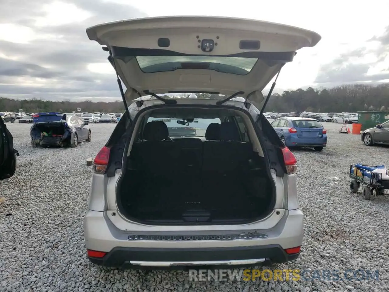 6 Photograph of a damaged car 5N1AT2MT5KC770686 NISSAN ROGUE 2019