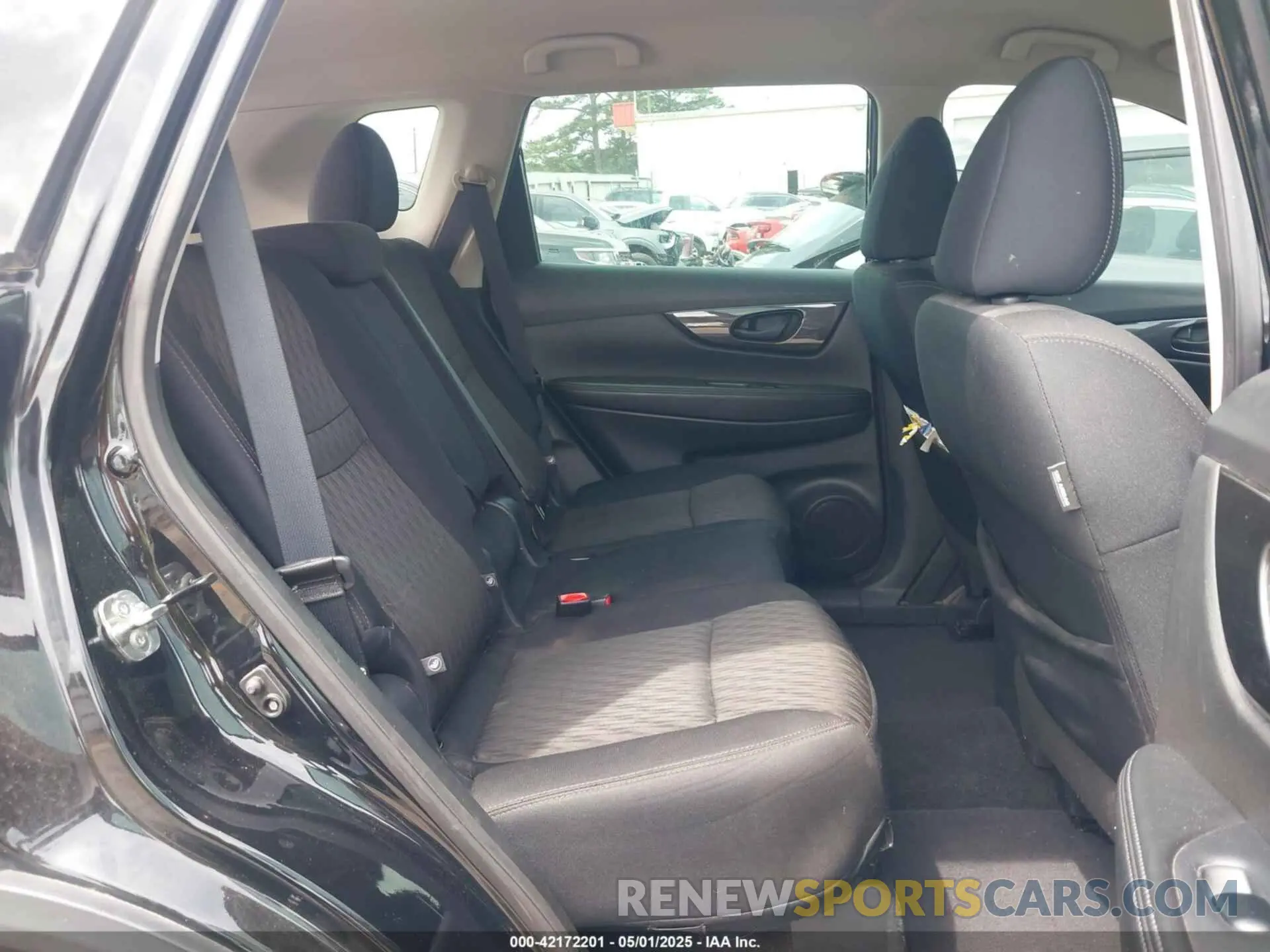8 Photograph of a damaged car 5N1AT2MT5KC789772 NISSAN ROGUE 2019
