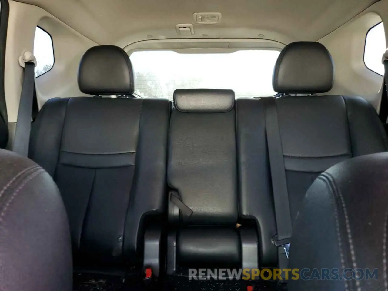 10 Photograph of a damaged car 5N1AT2MT5KC825413 NISSAN ROGUE 2019
