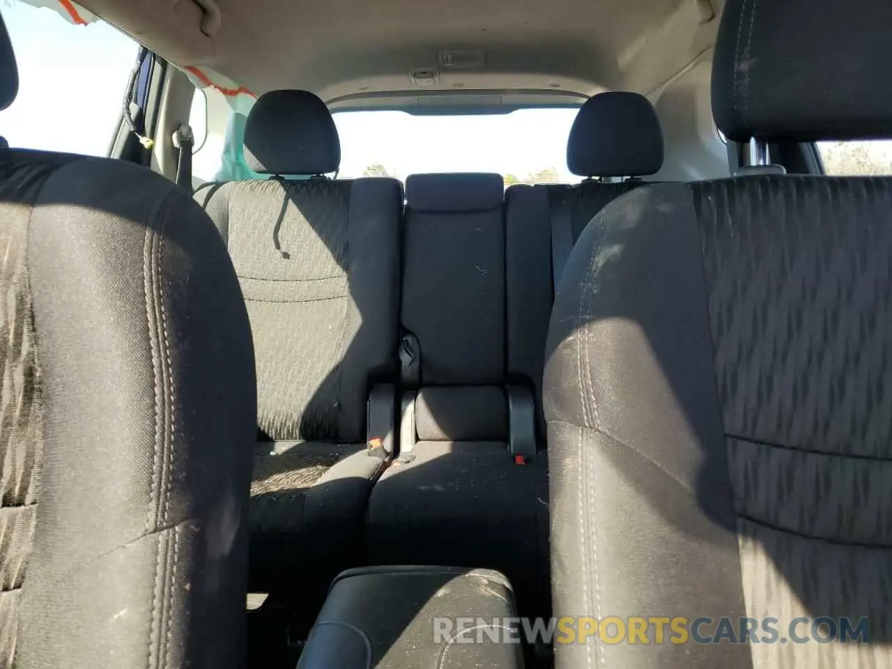 10 Photograph of a damaged car 5N1AT2MT5KC835875 NISSAN ROGUE 2019