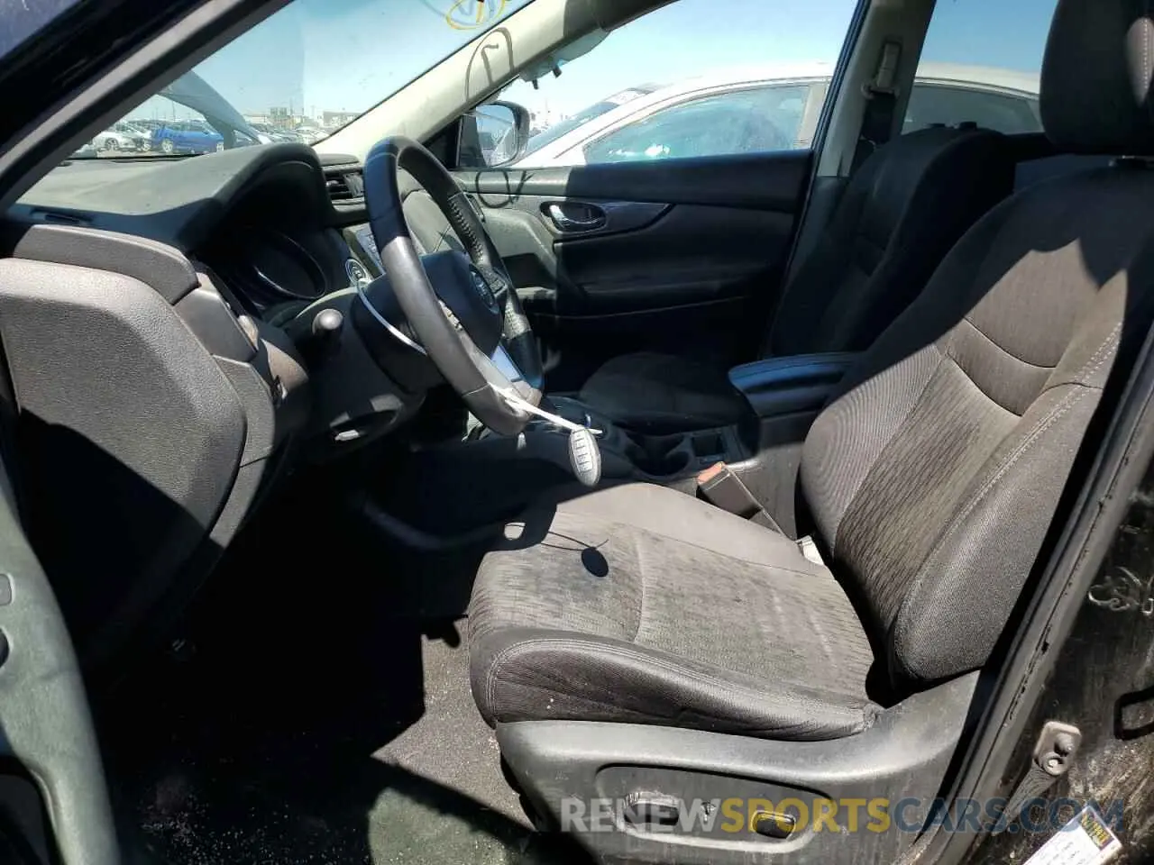 7 Photograph of a damaged car 5N1AT2MT6KC703918 NISSAN ROGUE 2019