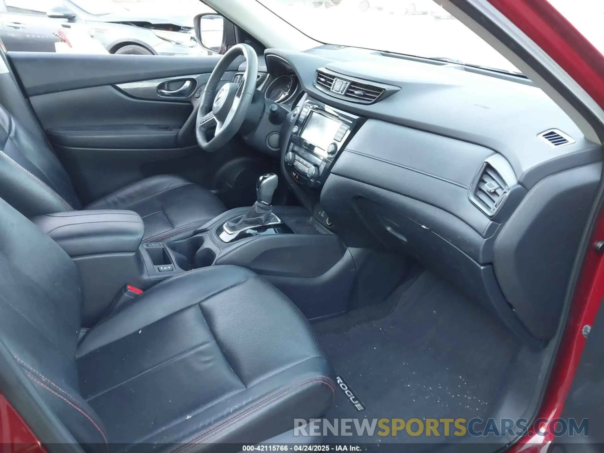 5 Photograph of a damaged car 5N1AT2MT6KC723019 NISSAN ROGUE 2019