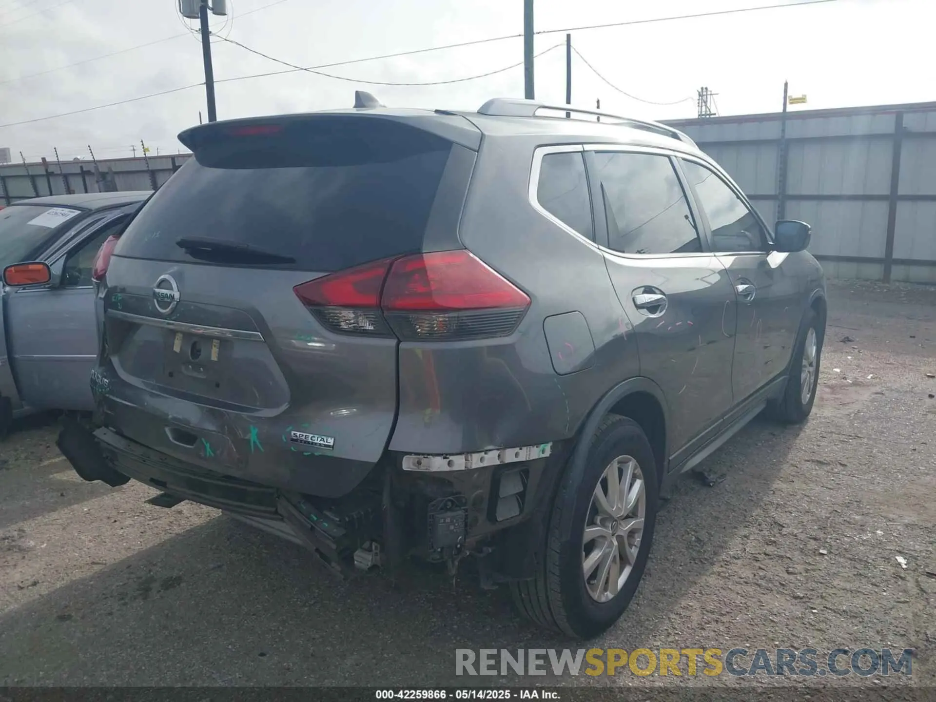4 Photograph of a damaged car 5N1AT2MT6KC733260 NISSAN ROGUE 2019