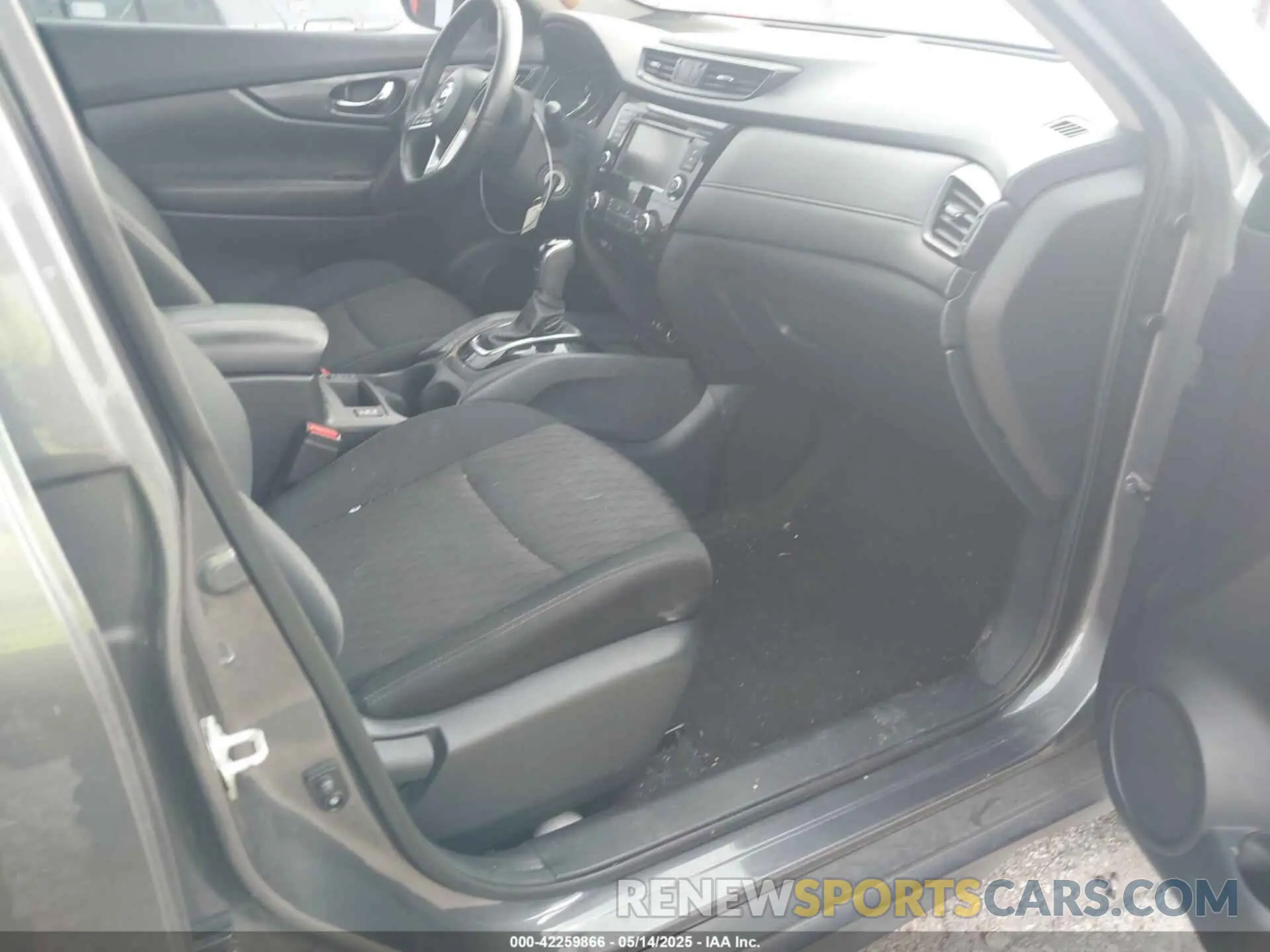 5 Photograph of a damaged car 5N1AT2MT6KC733260 NISSAN ROGUE 2019