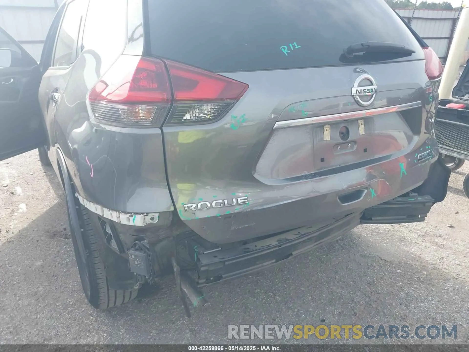6 Photograph of a damaged car 5N1AT2MT6KC733260 NISSAN ROGUE 2019