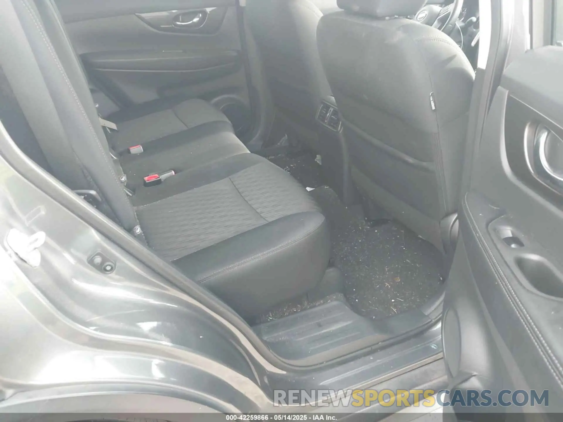 8 Photograph of a damaged car 5N1AT2MT6KC733260 NISSAN ROGUE 2019