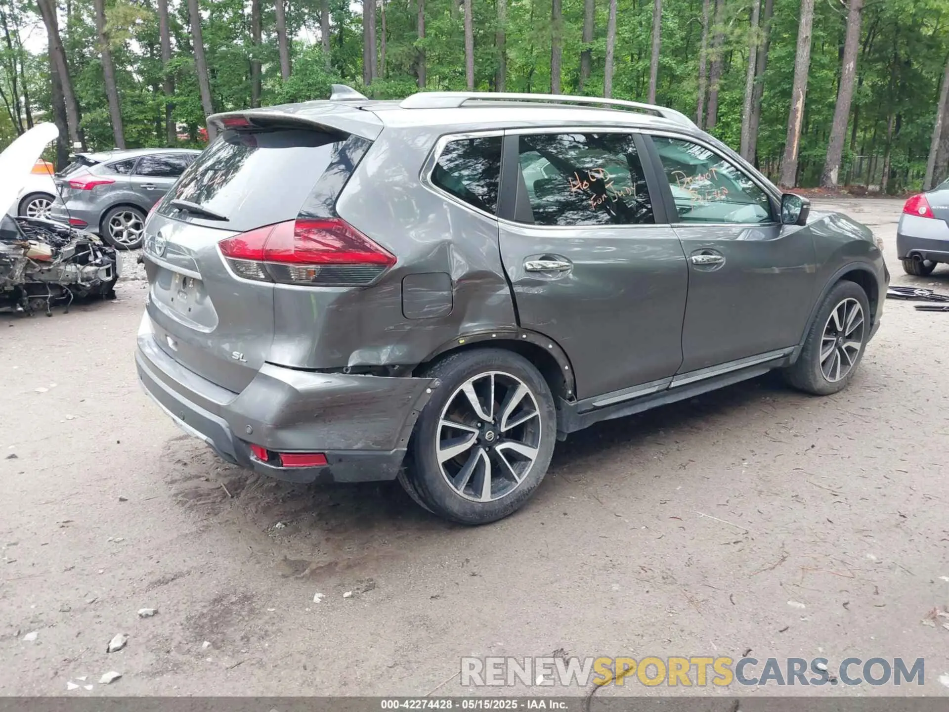 4 Photograph of a damaged car 5N1AT2MT6KC759034 NISSAN ROGUE 2019