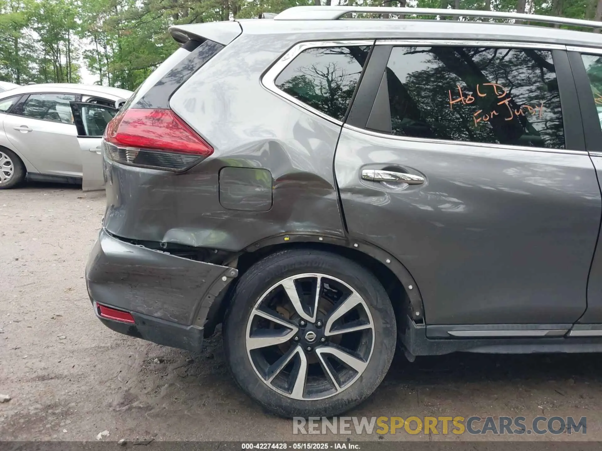 6 Photograph of a damaged car 5N1AT2MT6KC759034 NISSAN ROGUE 2019