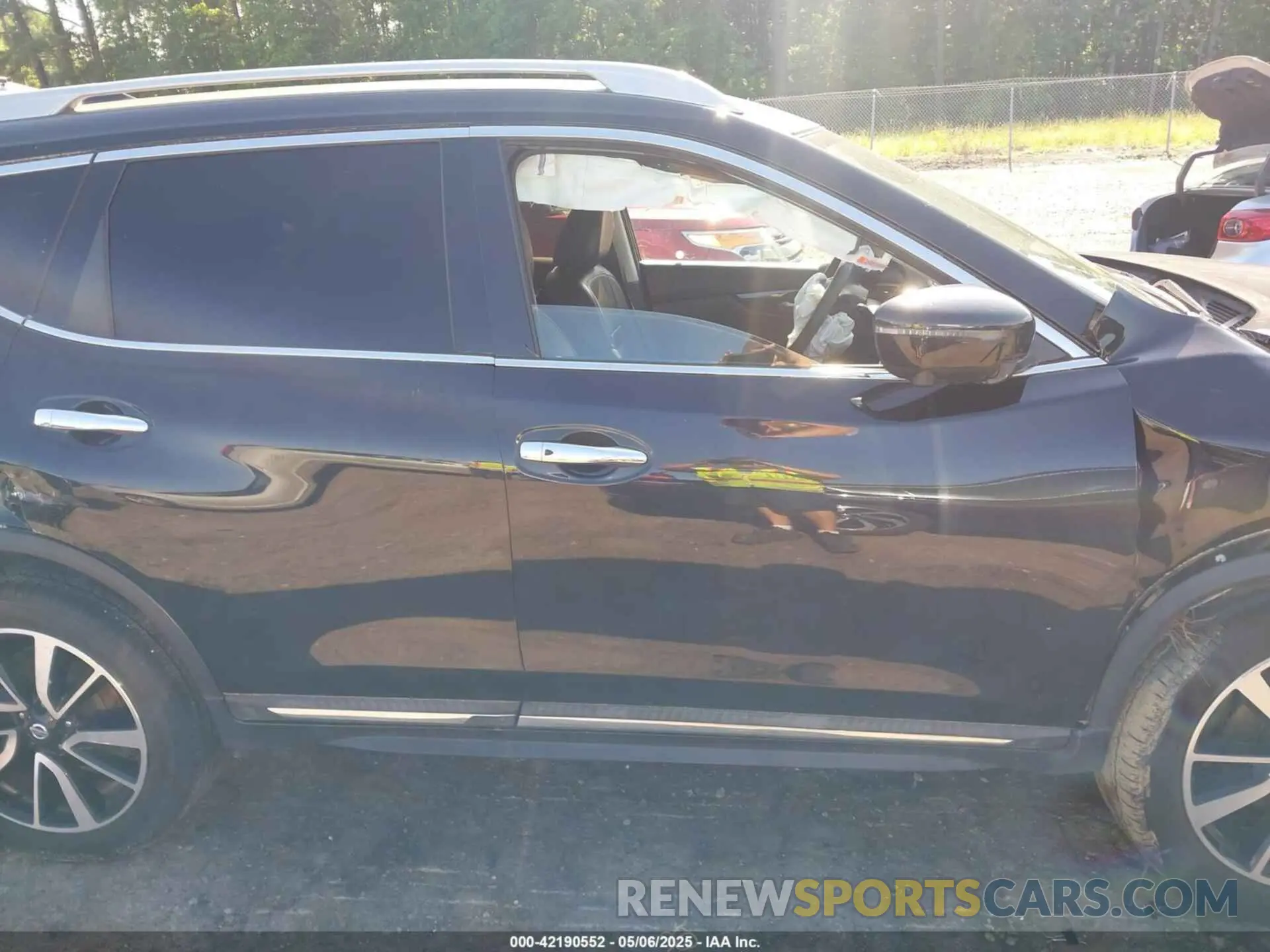 13 Photograph of a damaged car 5N1AT2MT6KC759616 NISSAN ROGUE 2019