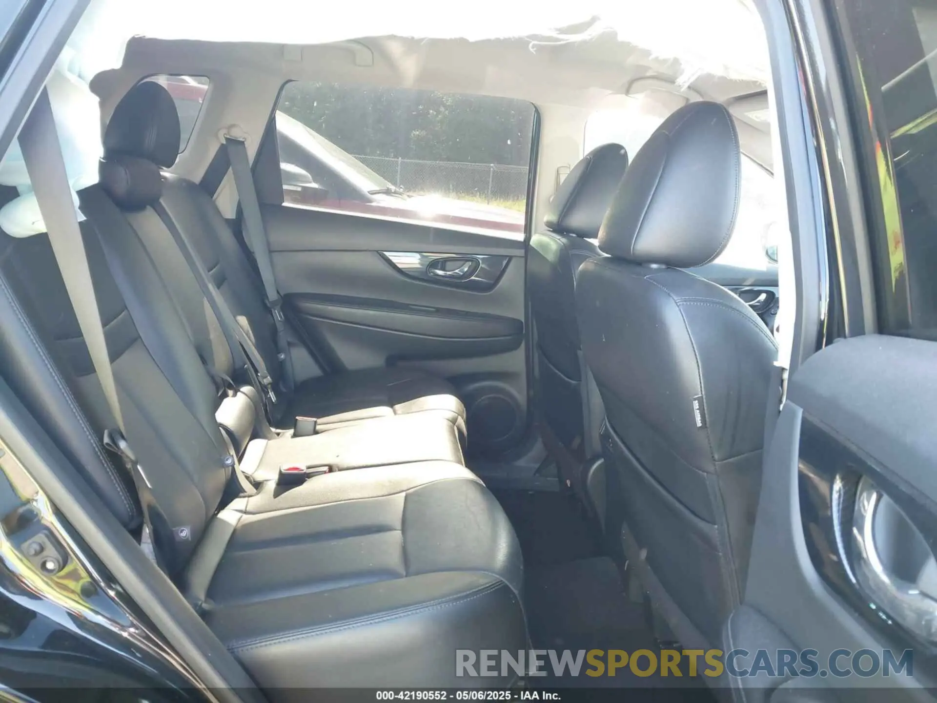 8 Photograph of a damaged car 5N1AT2MT6KC759616 NISSAN ROGUE 2019