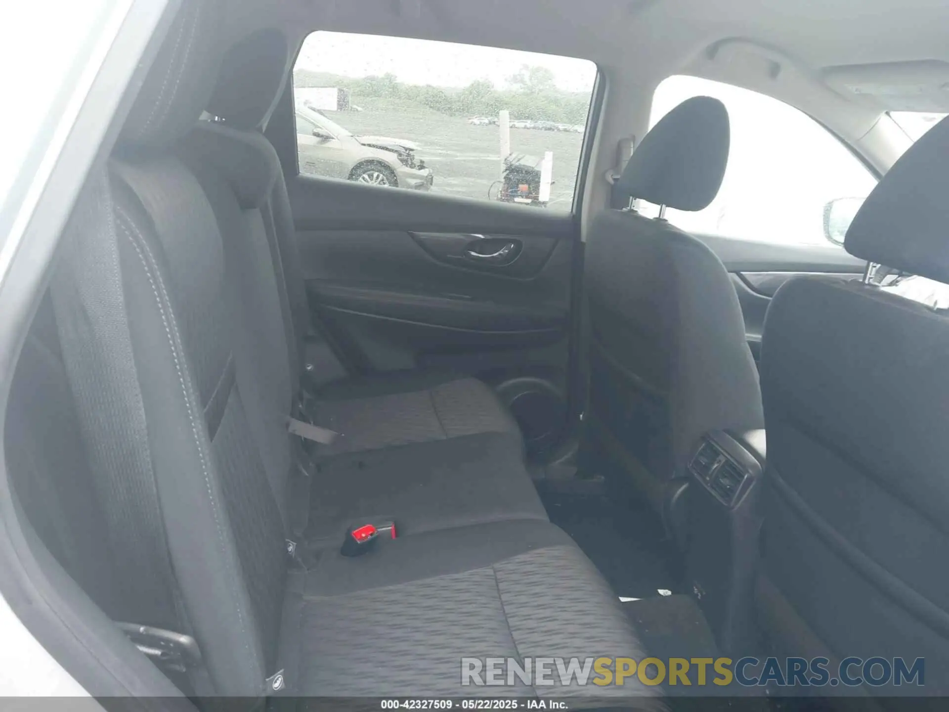 8 Photograph of a damaged car 5N1AT2MT6KC798593 NISSAN ROGUE 2019