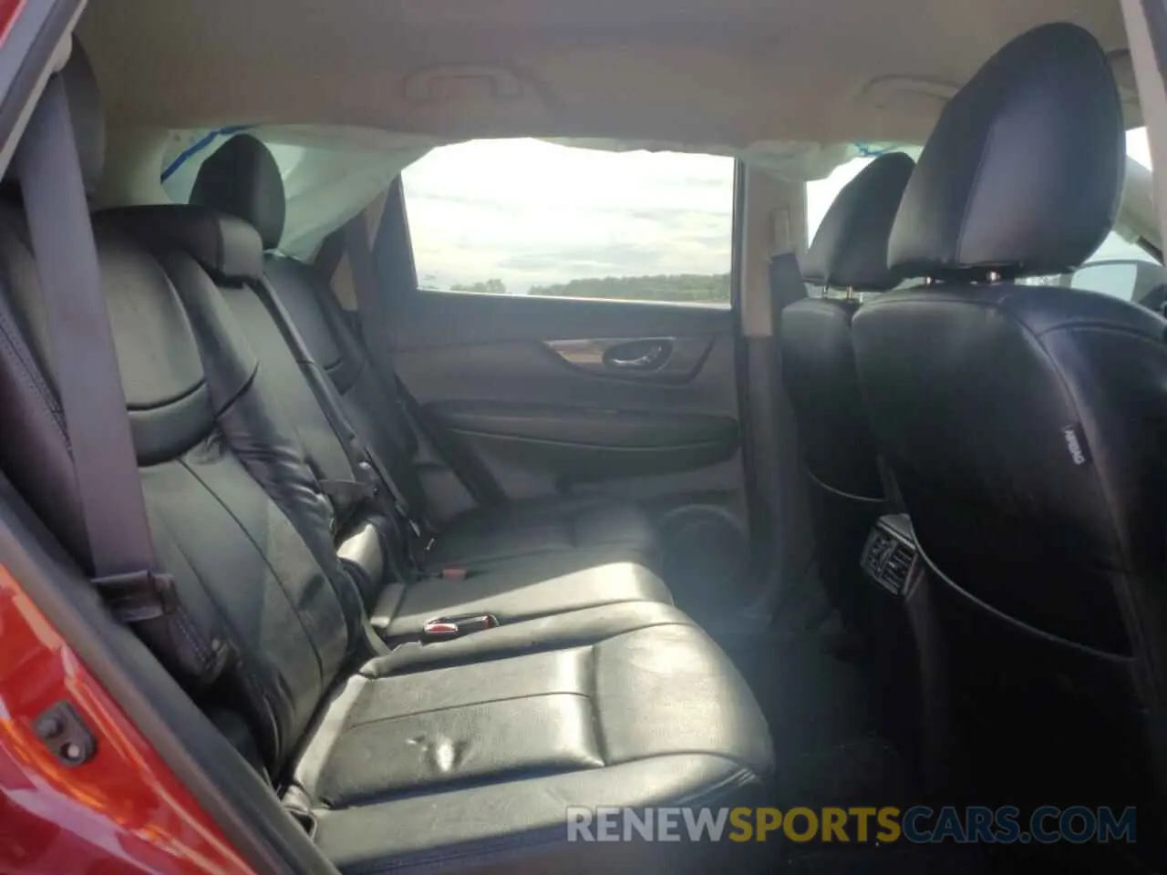 11 Photograph of a damaged car 5N1AT2MT6KC802805 NISSAN ROGUE 2019