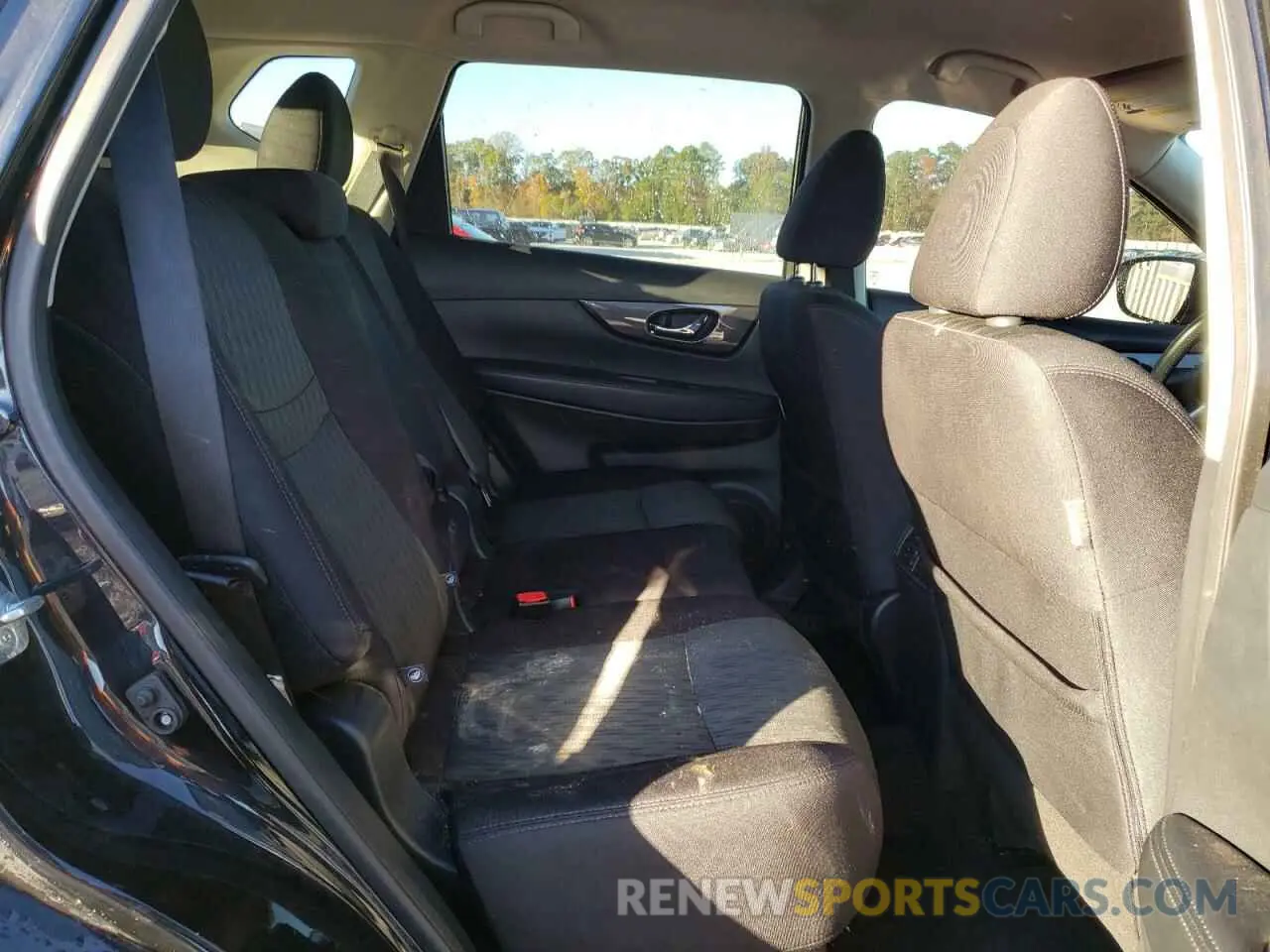 11 Photograph of a damaged car 5N1AT2MT6KC822794 NISSAN ROGUE 2019