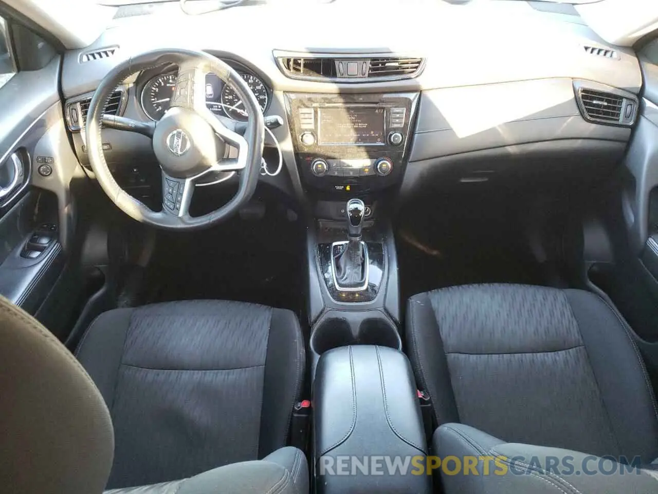 8 Photograph of a damaged car 5N1AT2MT6KC822794 NISSAN ROGUE 2019