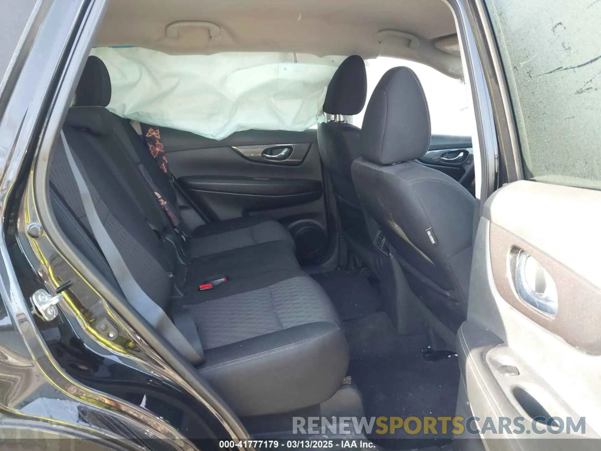 8 Photograph of a damaged car 5N1AT2MT6KC843130 NISSAN ROGUE 2019